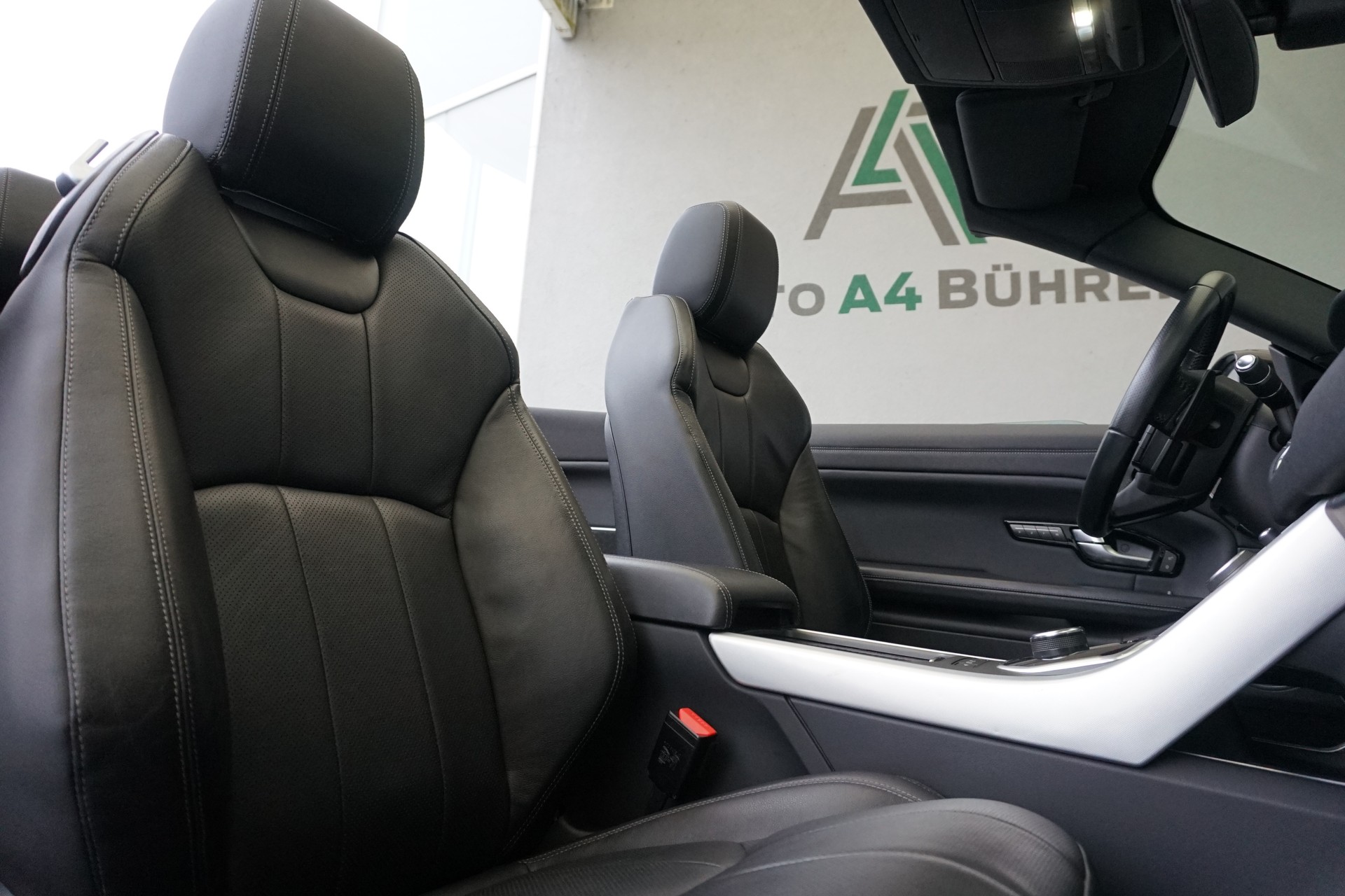 LAND ROVER Evoque 2.0TD4 SE Dynamic Convertible-image-27
