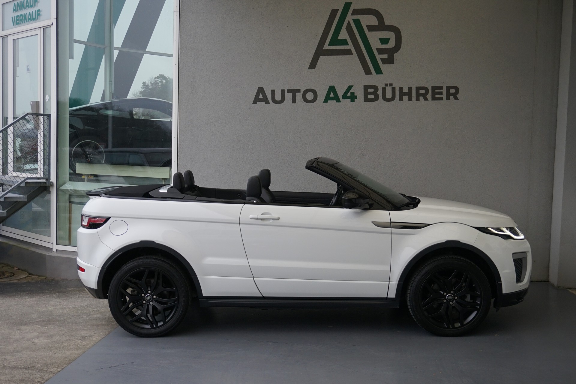 LAND ROVER Evoque 2.0TD4 SE Dynamic Convertible-image-6