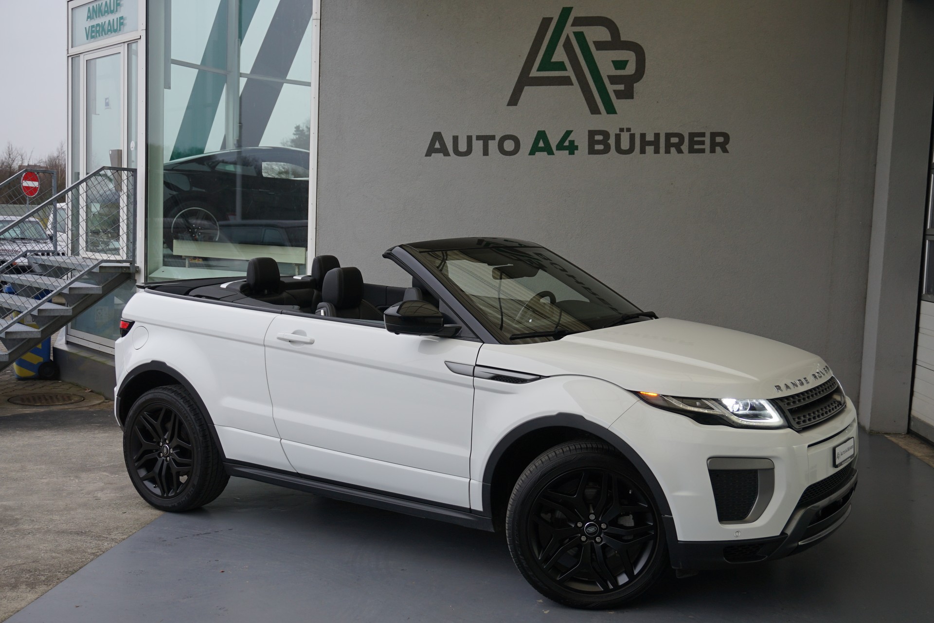 LAND ROVER Evoque 2.0TD4 SE Dynamic Convertible-image-4