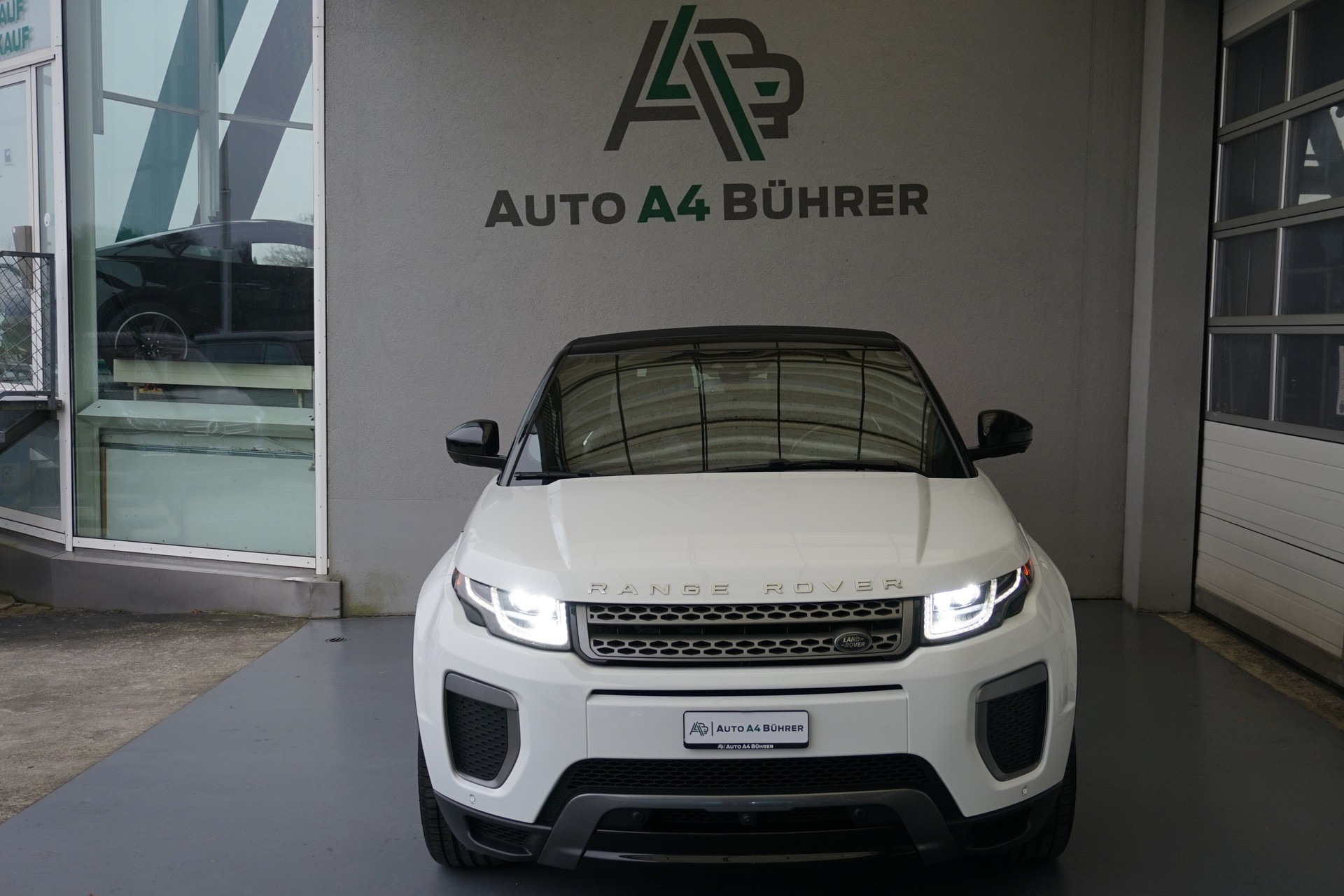 LAND ROVER Evoque 2.0TD4 SE Dynamic Convertible-image-12