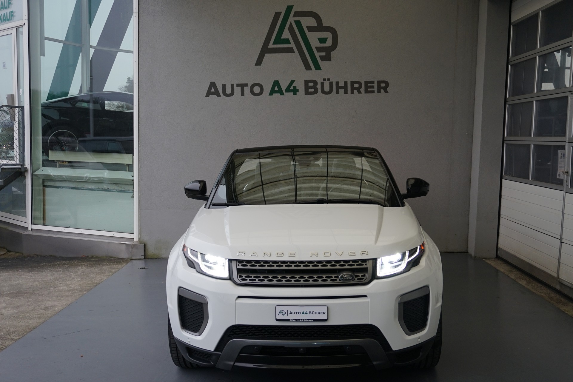 LAND ROVER Evoque 2.0TD4 SE Dynamic Convertible-image-13