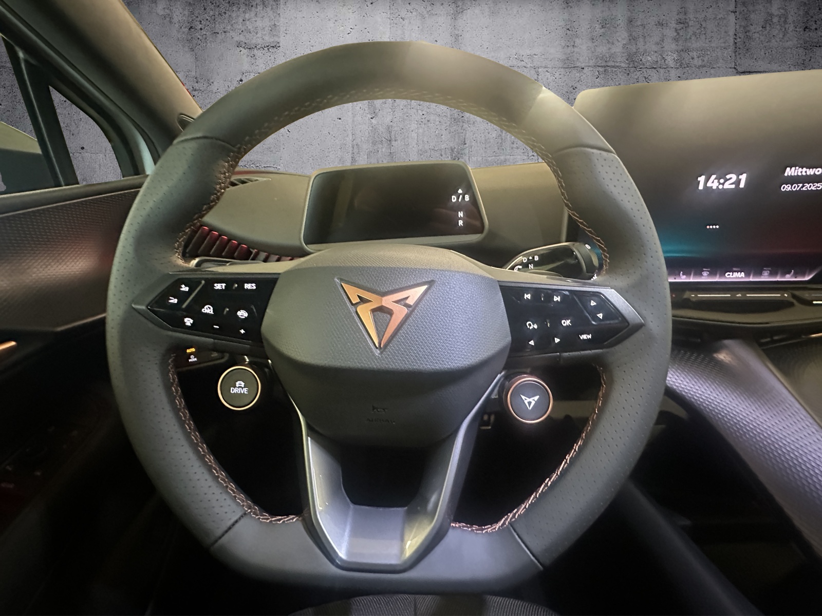 CUPRA Tavascan 77 kWh Edge 4D-image-8