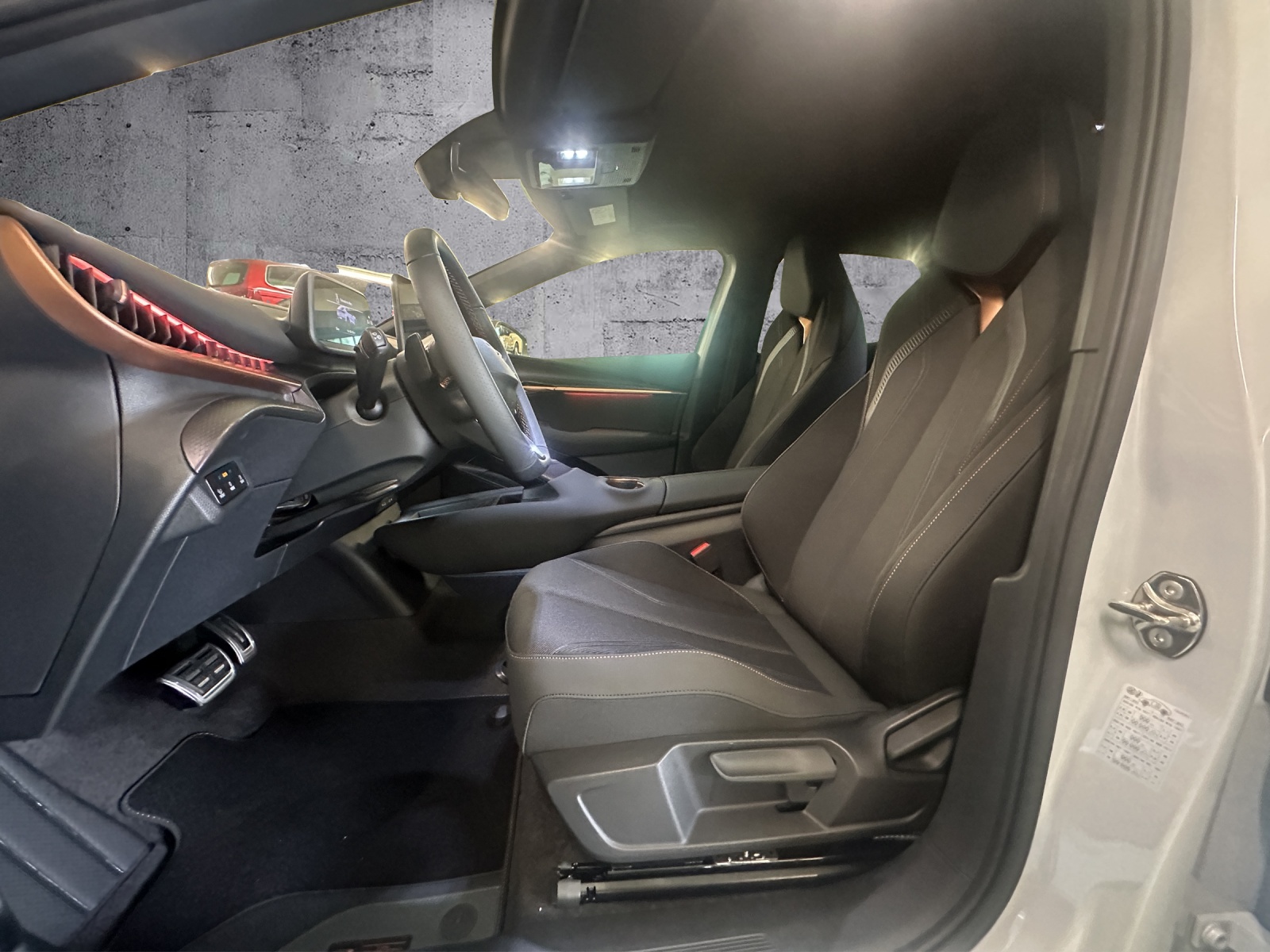 CUPRA Tavascan 77 kWh Edge 4D-image-7
