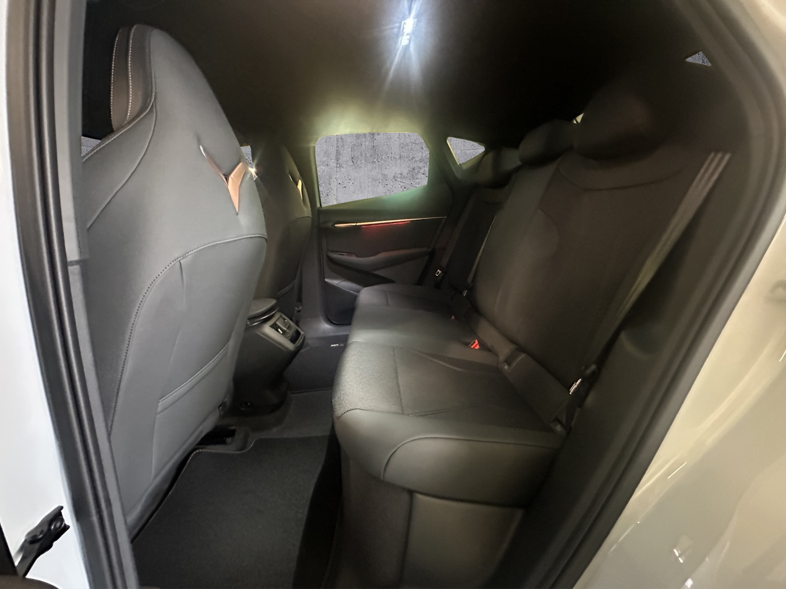 CUPRA Tavascan 77 kWh Edge 4D-image-12