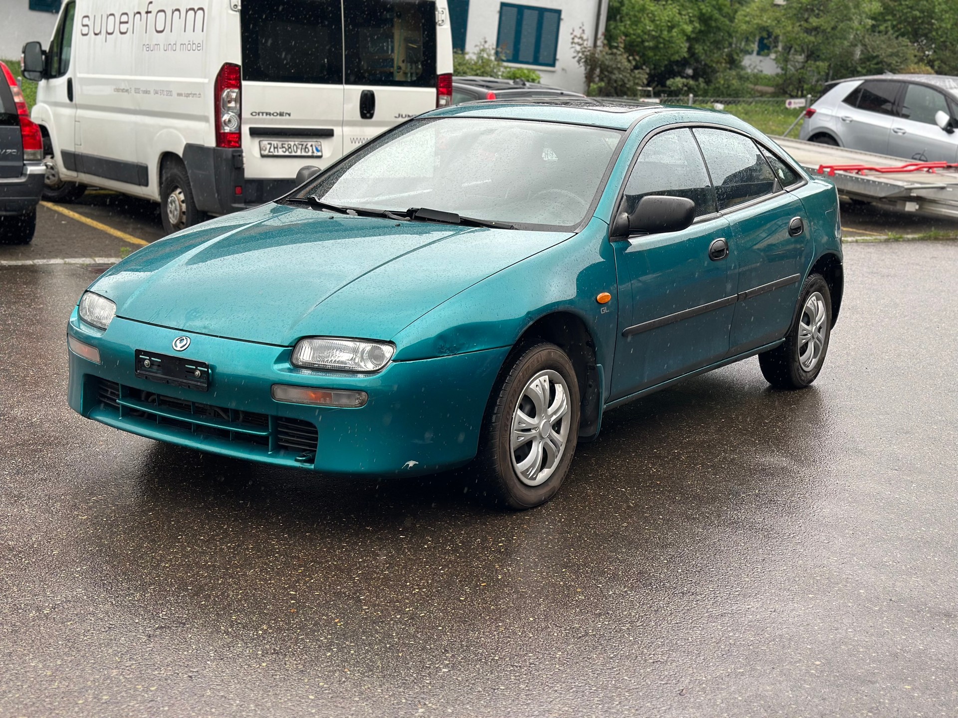 MAZDA 323 F 1.5i-16V Rainbow