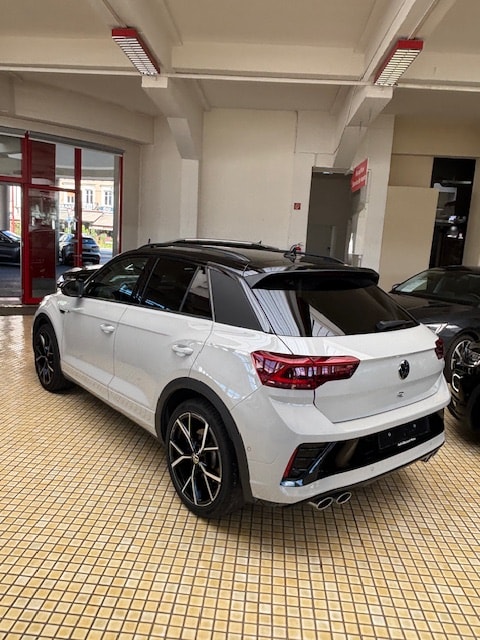 VW T-Roc 2.0 TSI R DSG 4Motion-image-1