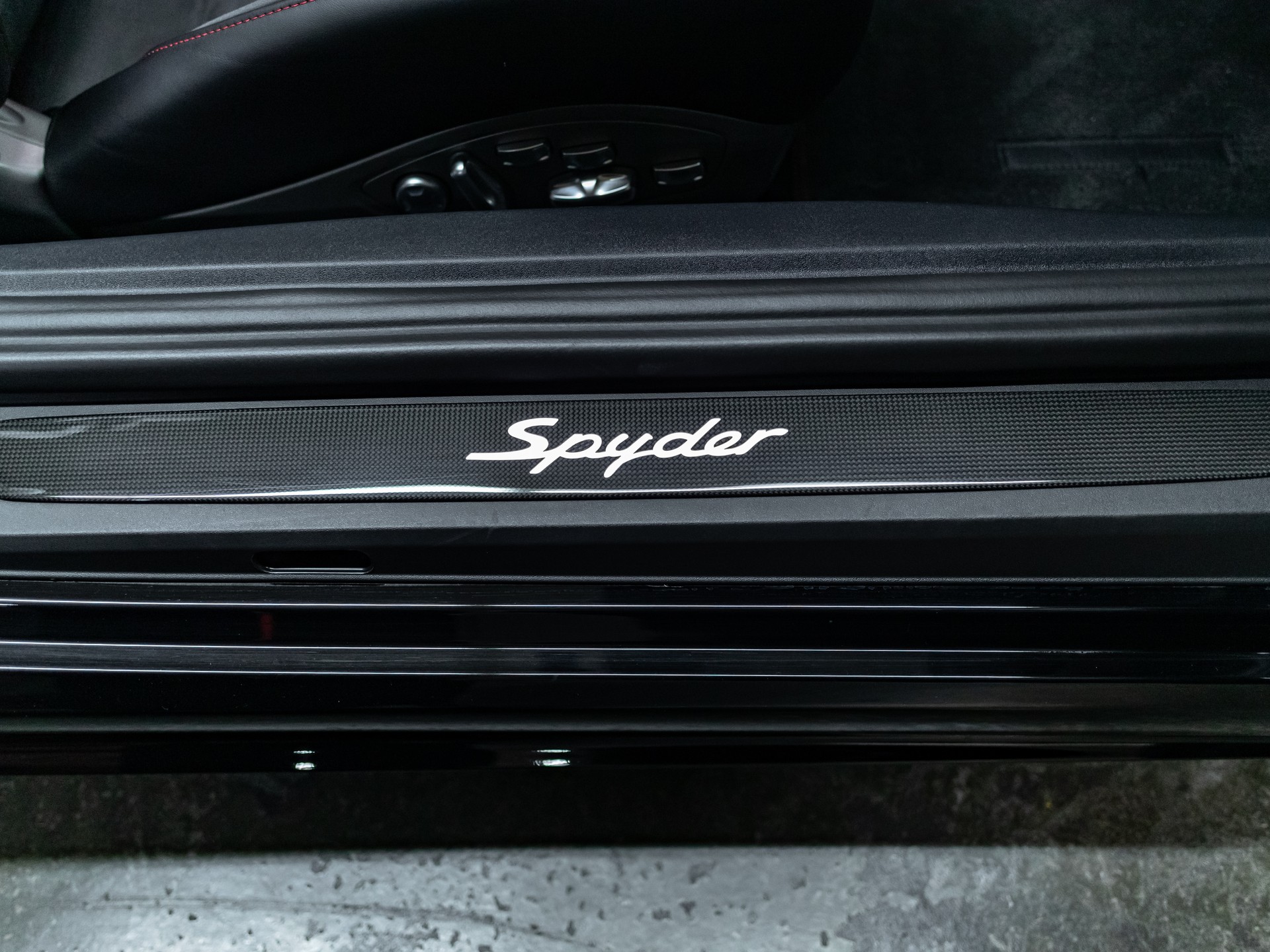 PORSCHE 718 Boxster Spyder *Porsche Approved*-image-14