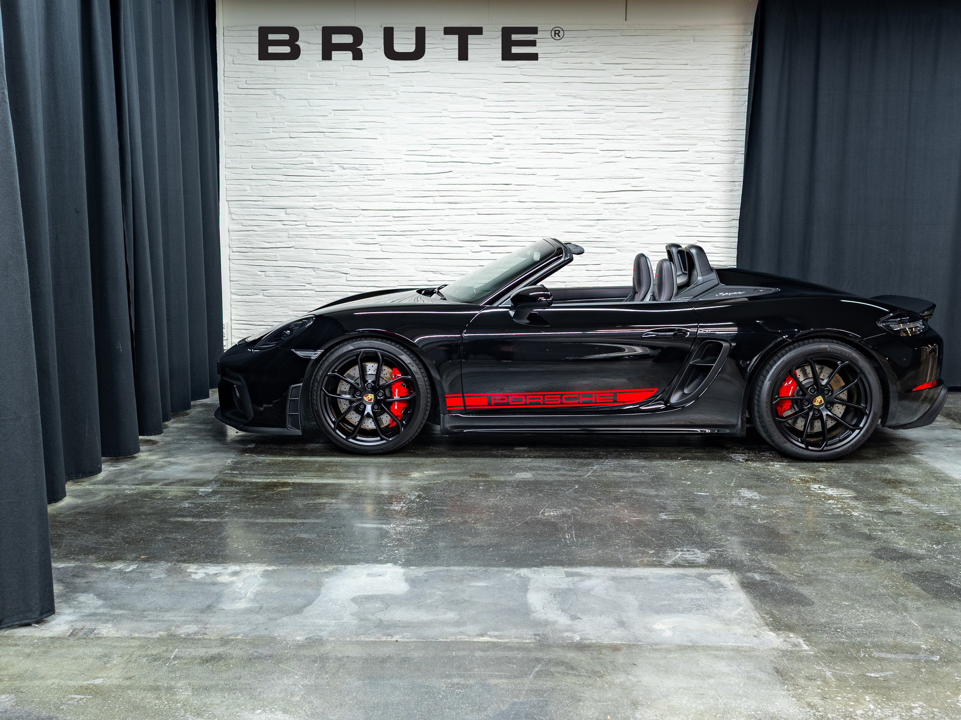 PORSCHE 718 Boxster Spyder *Porsche Approved*-image-2
