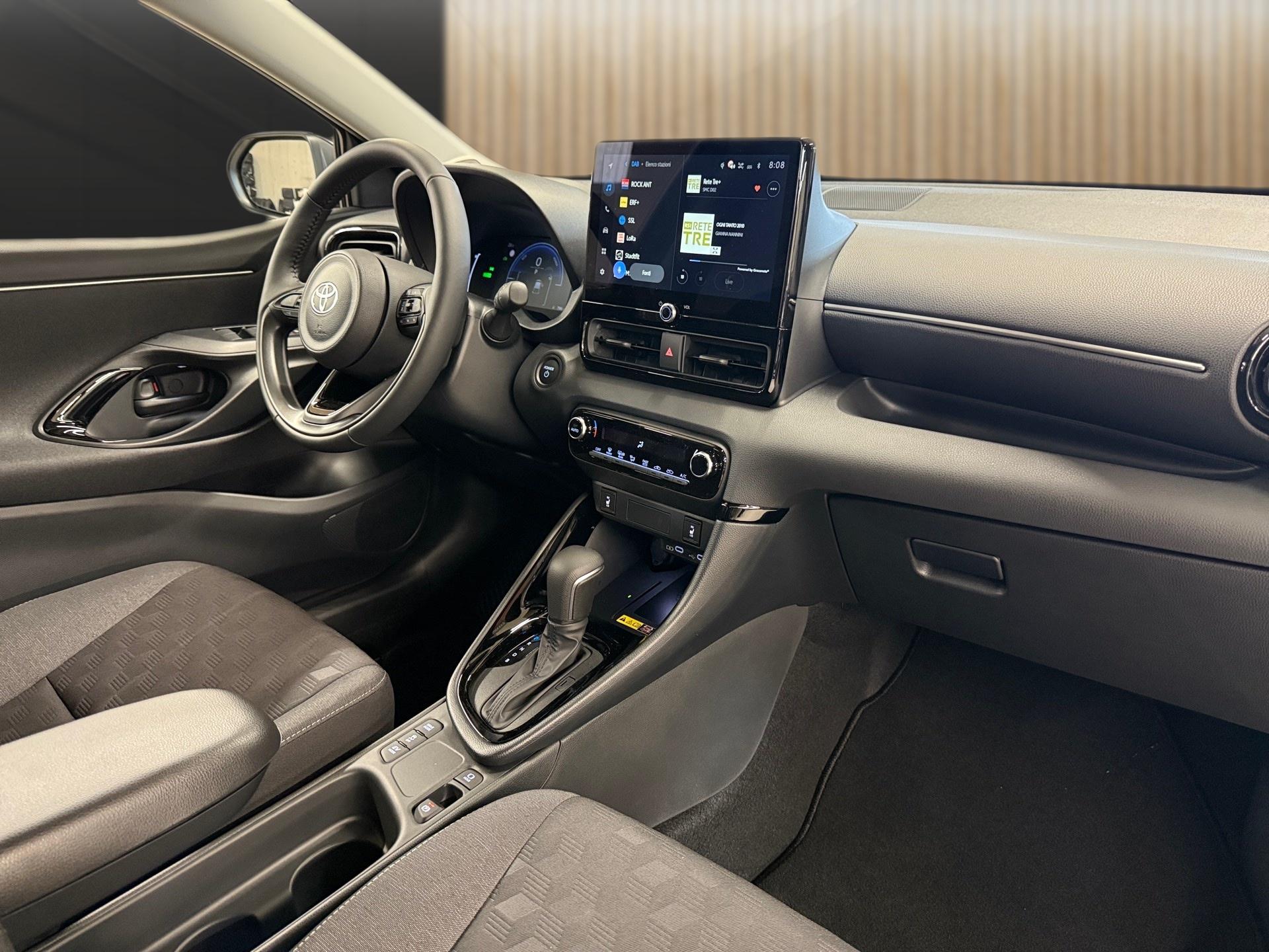 TOYOTA Yaris 1.5 Trend e-CVT-image-14