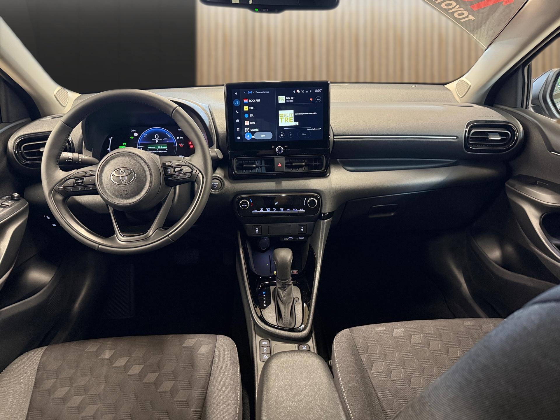 TOYOTA Yaris 1.5 Trend e-CVT-image-12