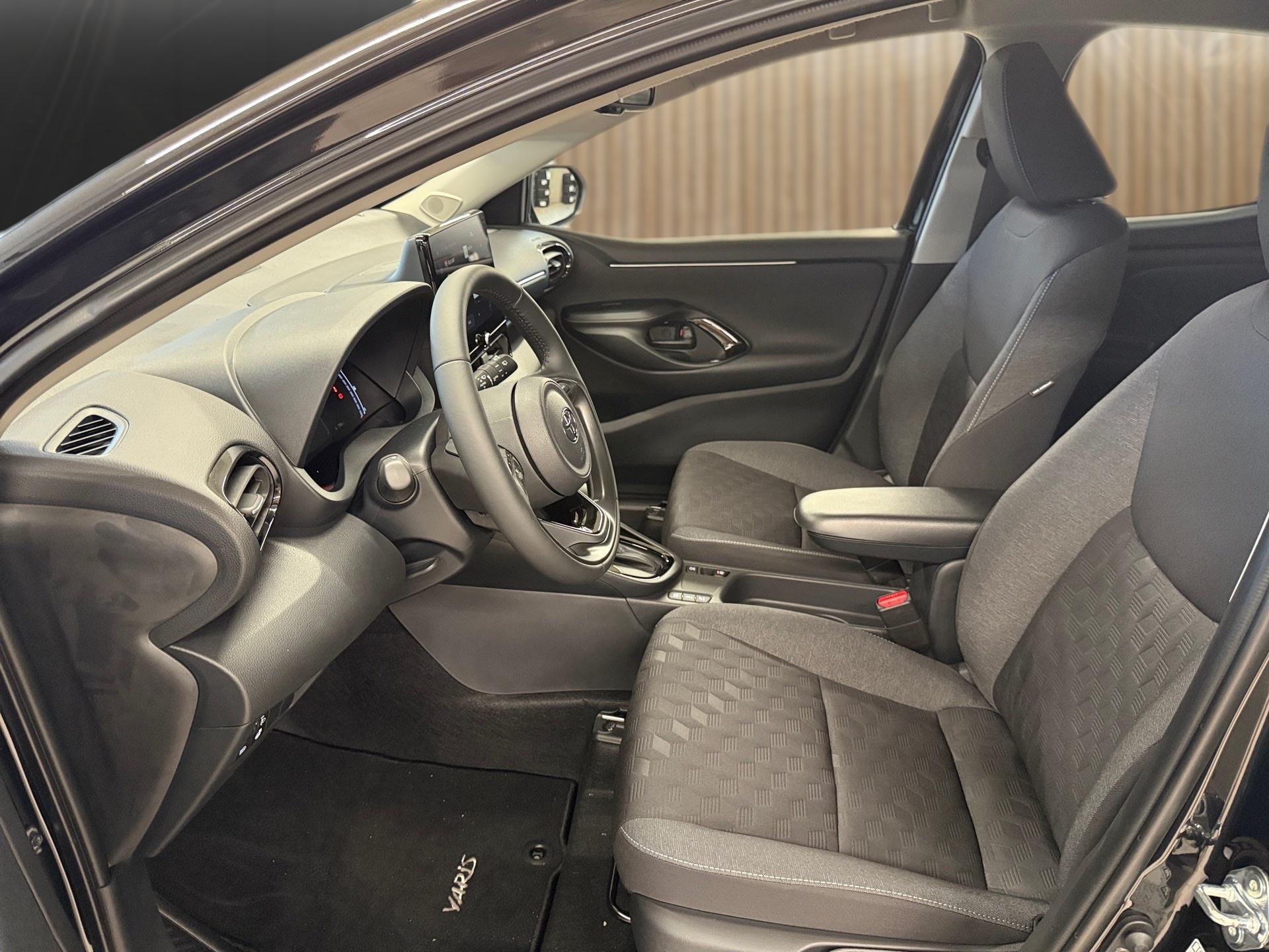 TOYOTA Yaris 1.5 Trend e-CVT-image-11