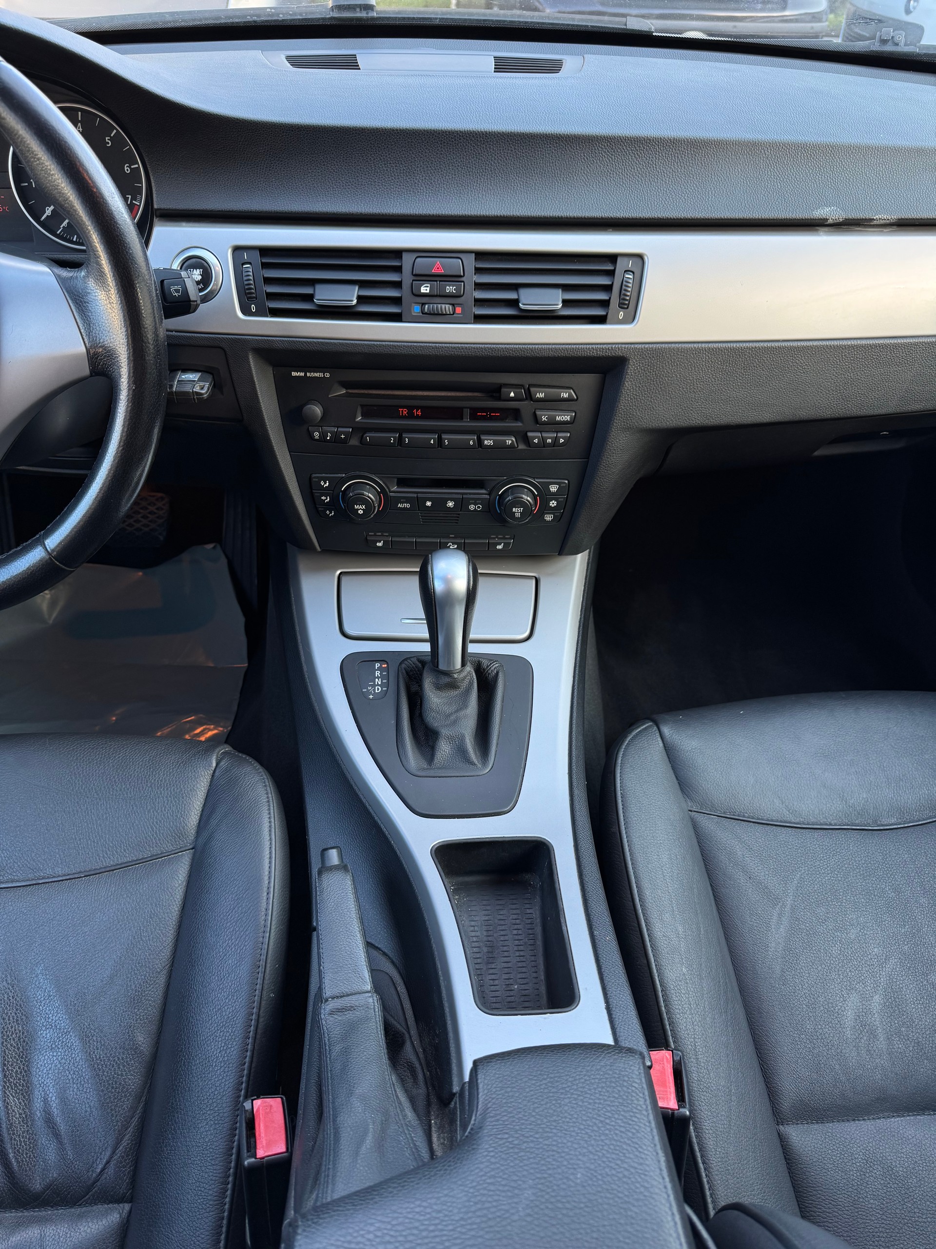 BMW 325xi Touring-image-12