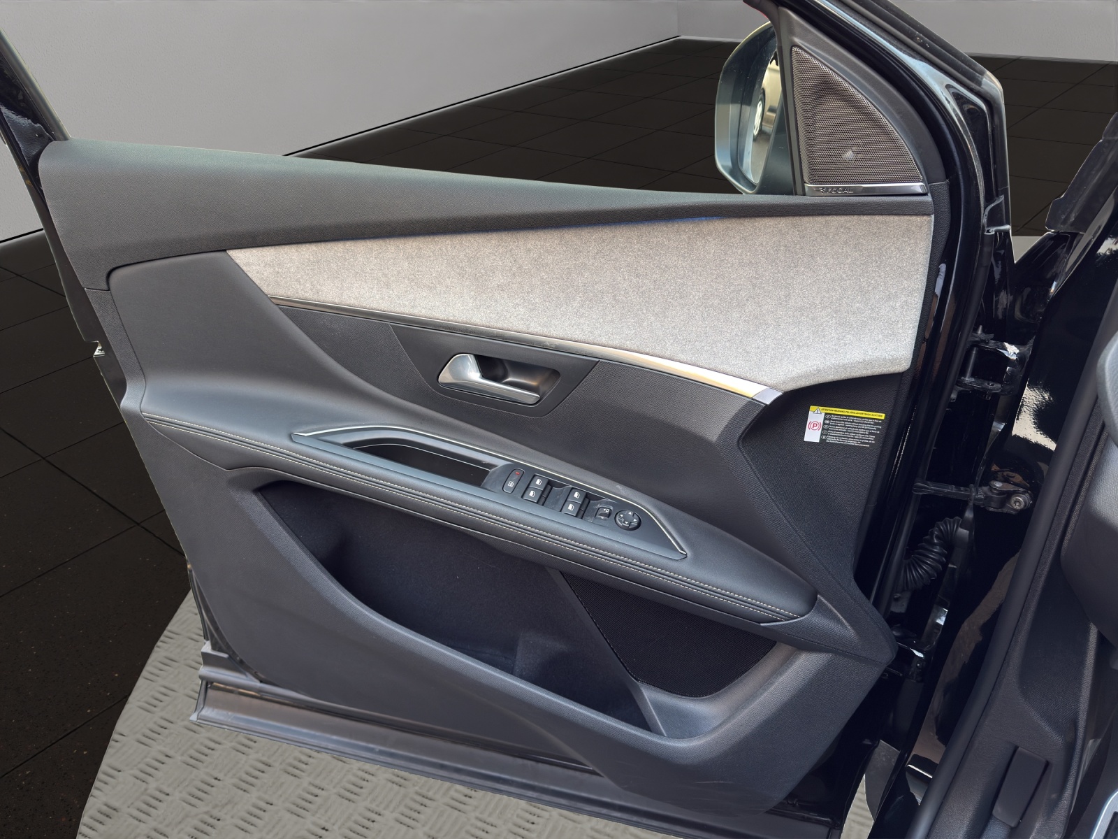 PEUGEOT 5008 136 e-DCS6 GT-image-11
