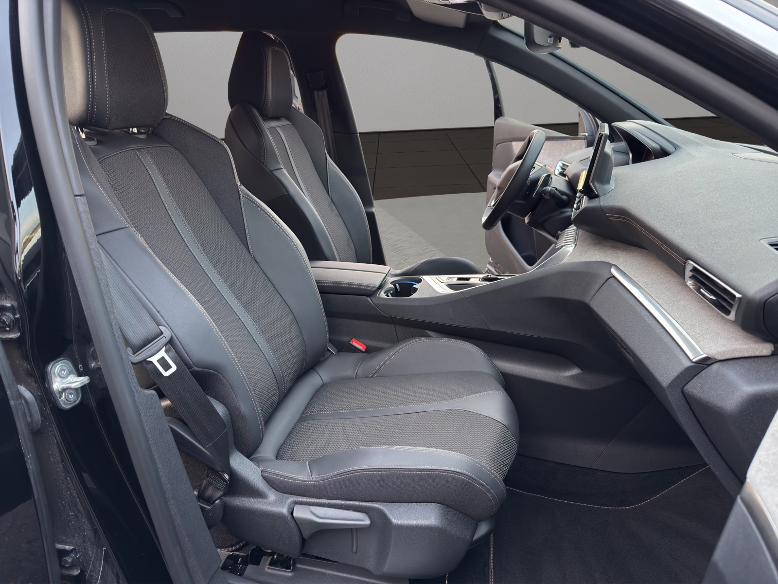 PEUGEOT 5008 136 e-DCS6 GT-image-16