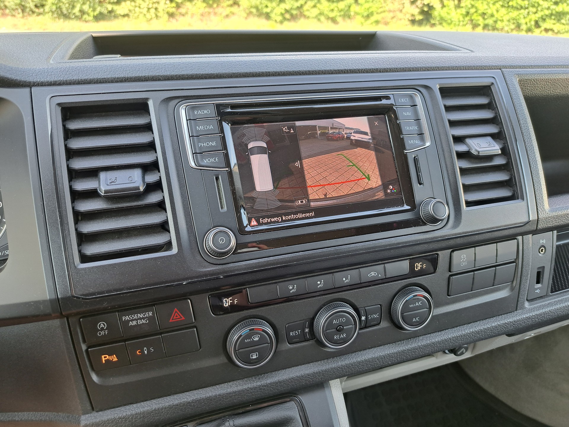 VW T6 California 2.0 Bi-TDI Beach 4Motion DSG-image-14