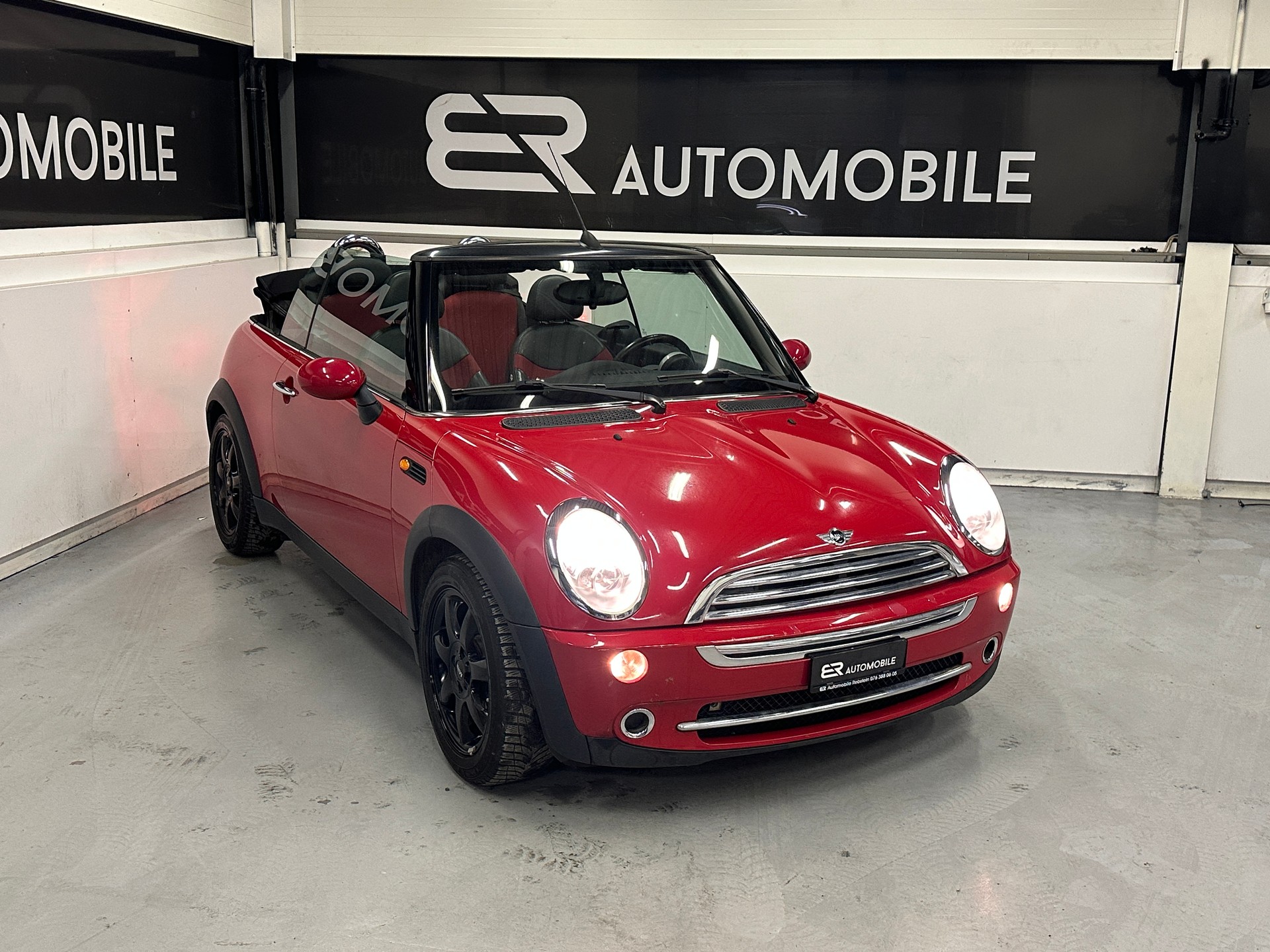MINI Cooper Cabriolet-image-1
