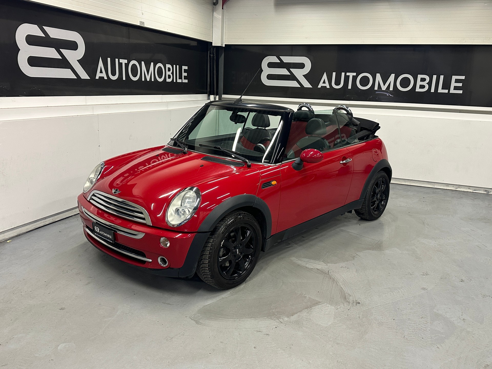 MINI Cooper Cabriolet-image-0