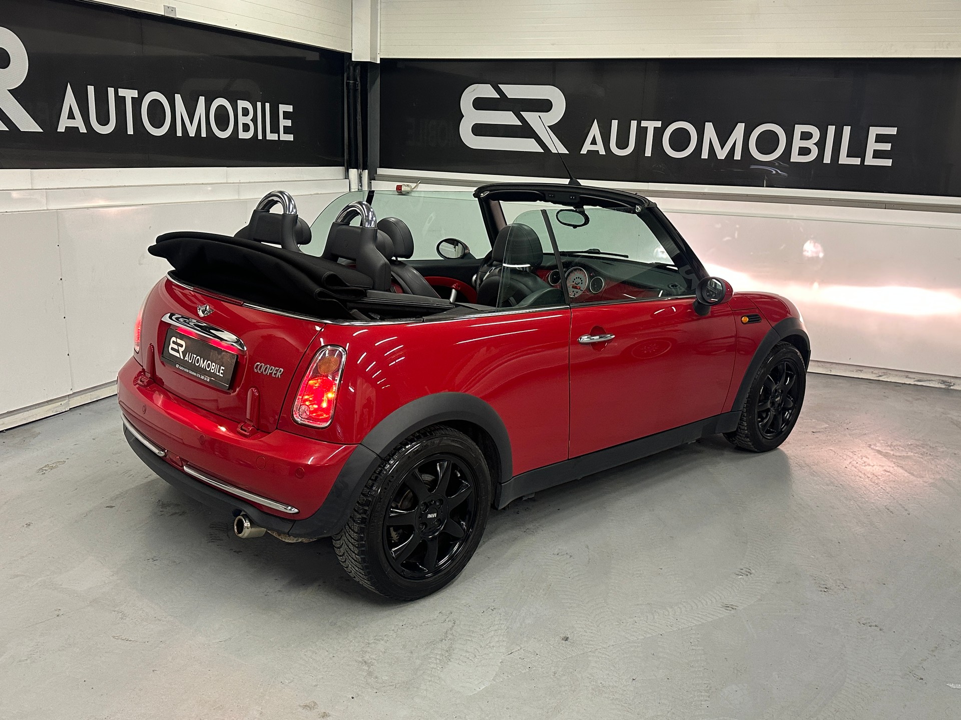 MINI Cooper Cabriolet-image-4