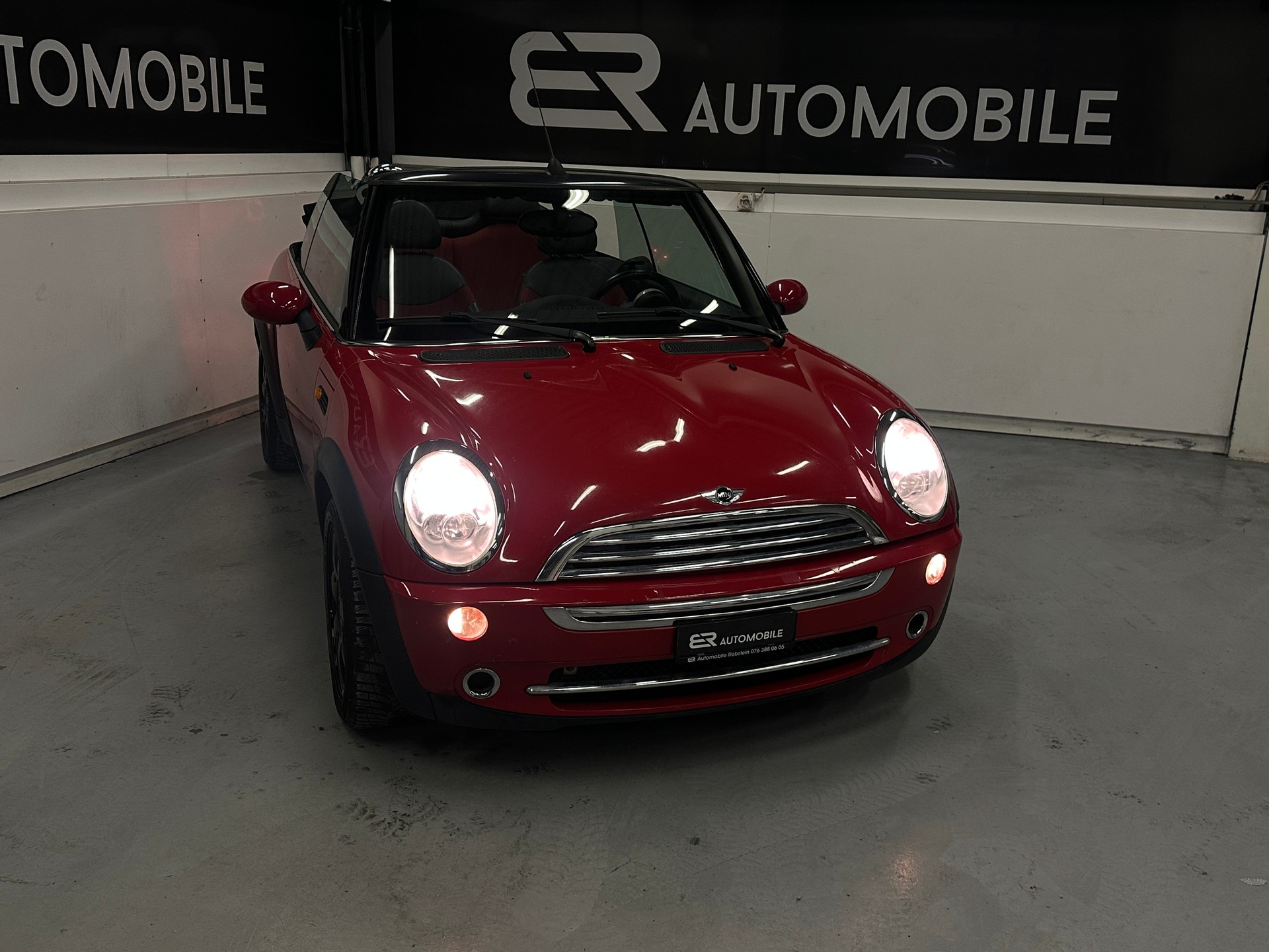 MINI Cooper Cabriolet-image-2