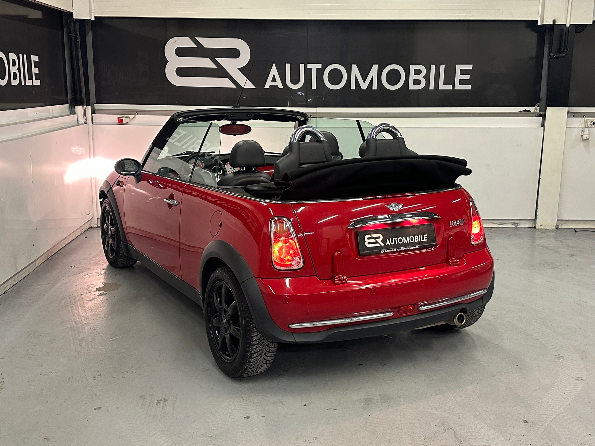 MINI Cooper Cabriolet-image-6