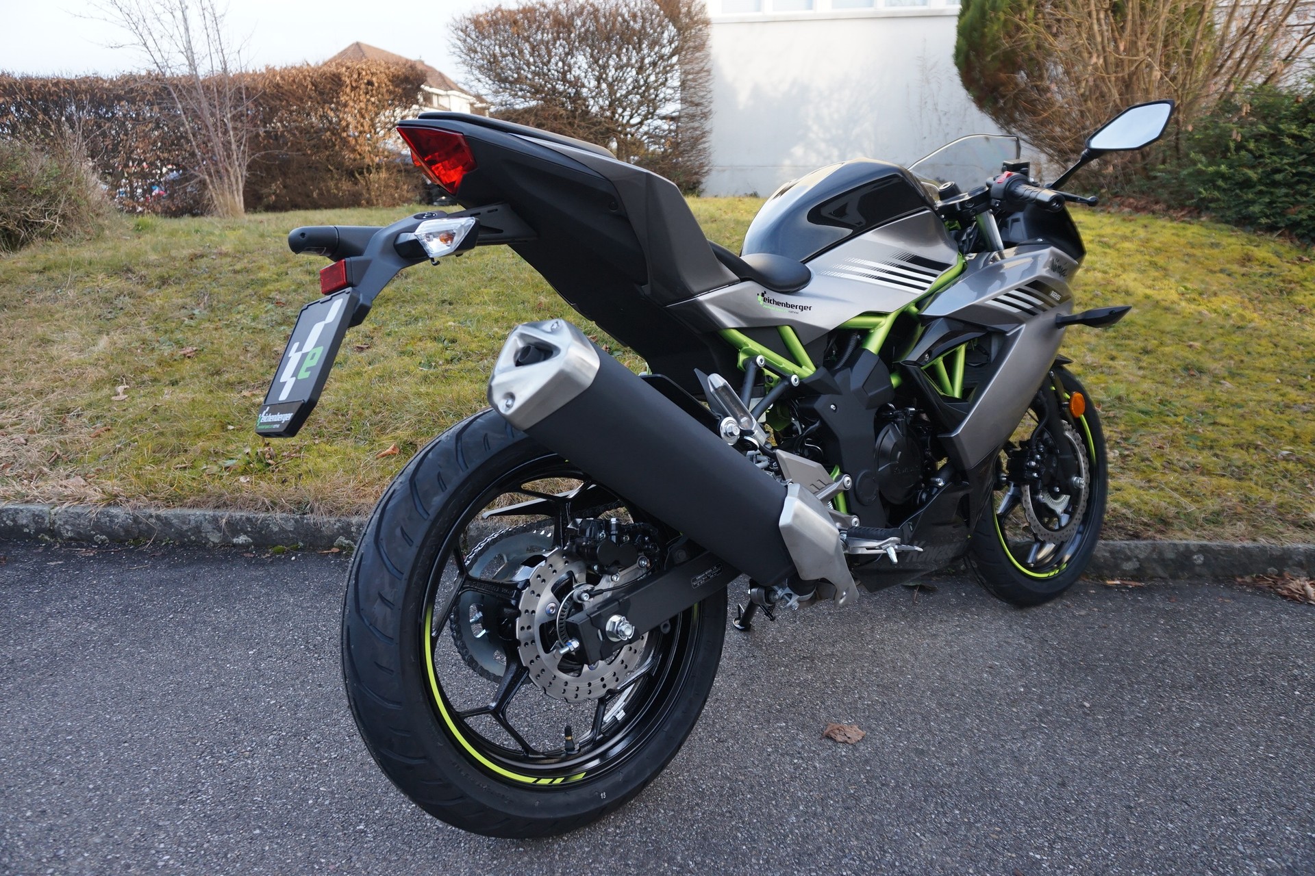 KAWASAKI Ninja 125 ABS MY26-showroom-element-2