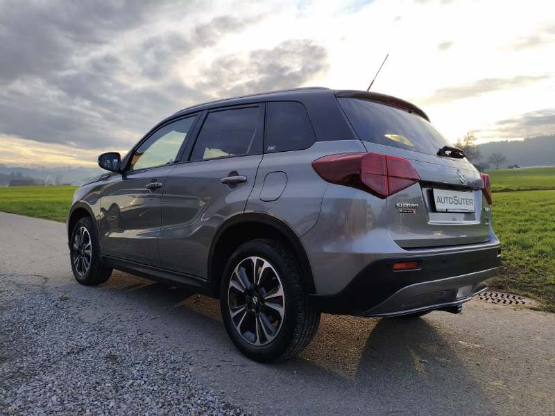 SUZUKI Vitara 1.5 Compact Top Hybrid 4x4-image-3