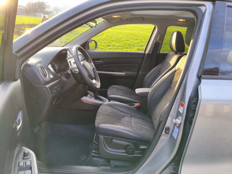 SUZUKI Vitara 1.5 Compact Top Hybrid 4x4-image-4