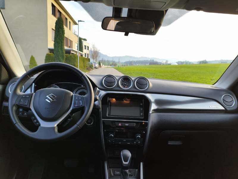 SUZUKI Vitara 1.5 Compact Top Hybrid 4x4-image-5