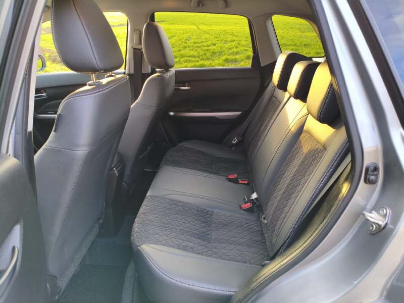 SUZUKI Vitara 1.5 Compact Top Hybrid 4x4-image-10