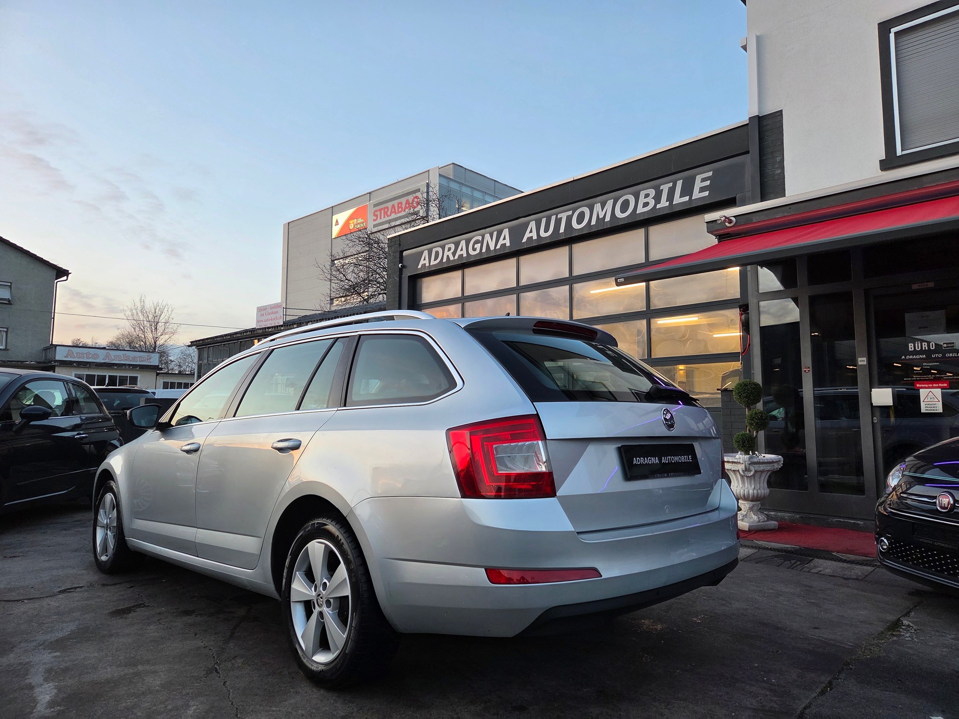 SKODA Octavia Combi 1.6 TDI Ambition DSG-image-7