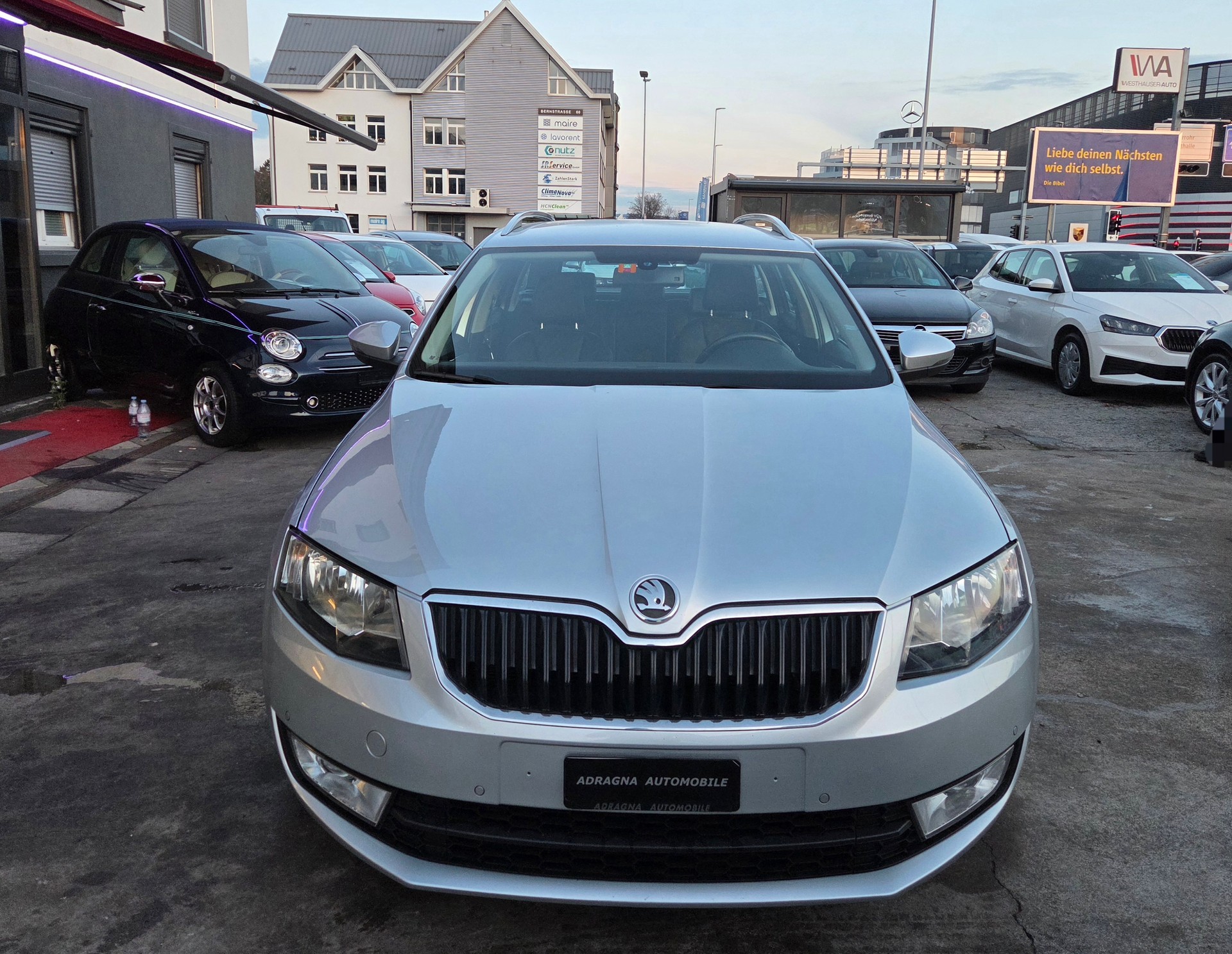 SKODA Octavia Combi 1.6 TDI Ambition DSG-image-13