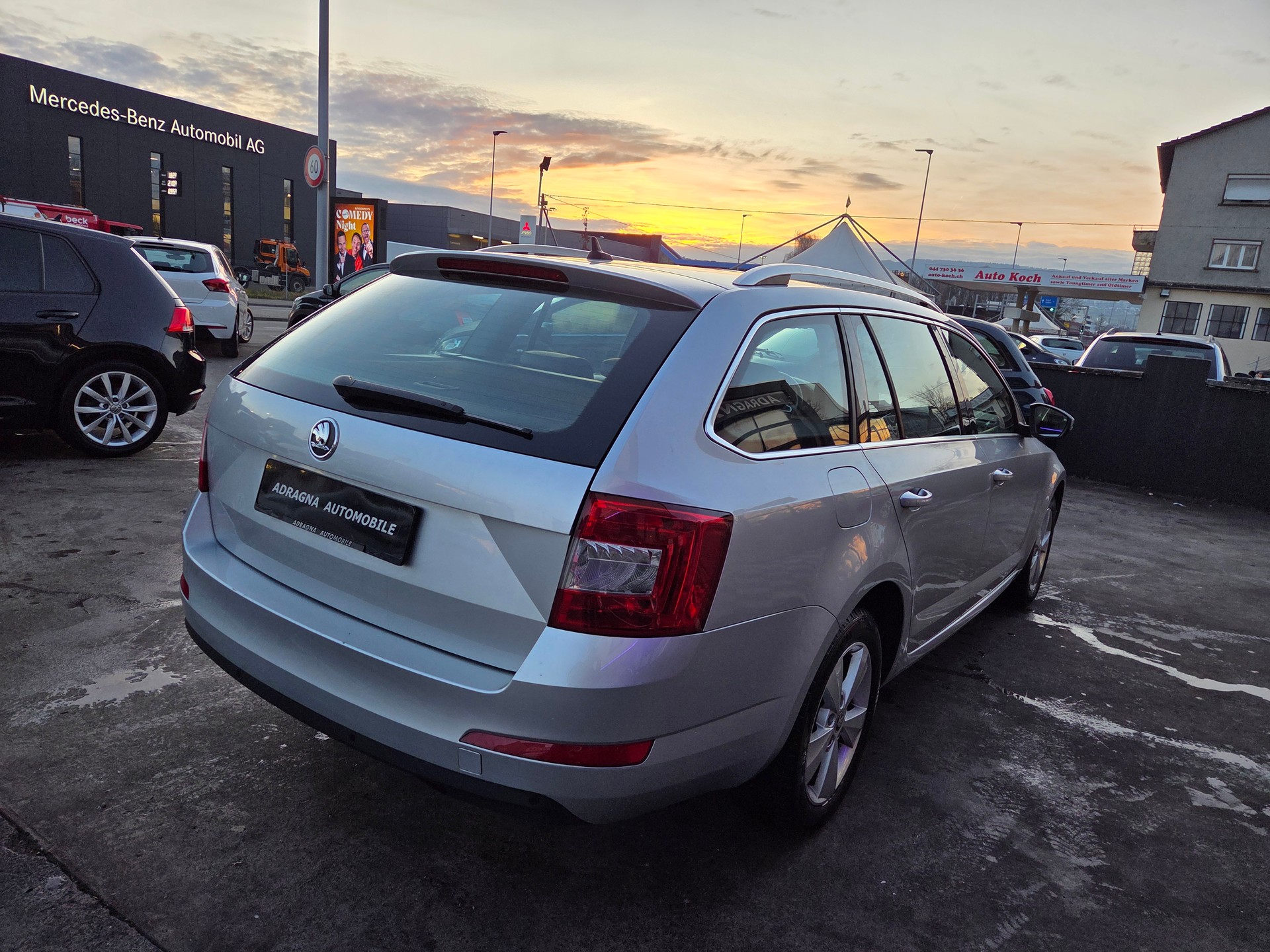 SKODA Octavia Combi 1.6 TDI Ambition DSG-image-11