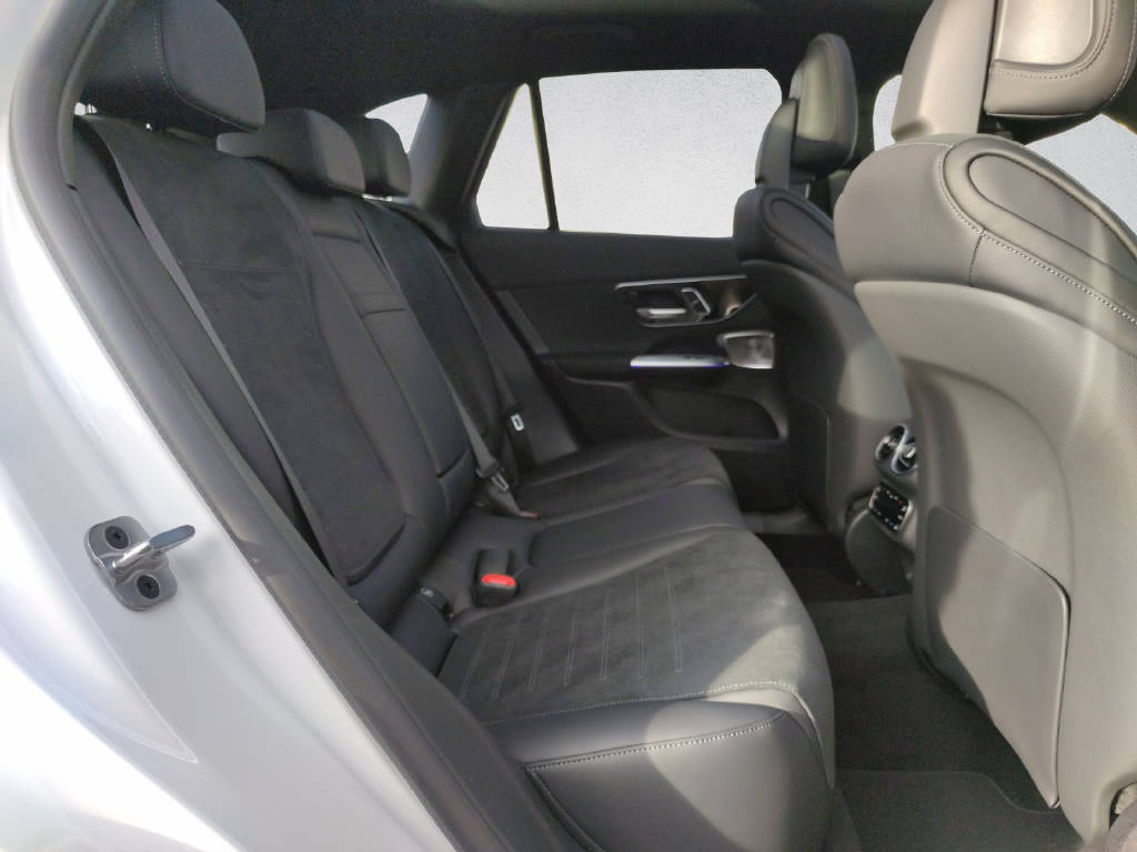 MERCEDES-BENZ GLC 220 d AMG Line 4Matic-image-12