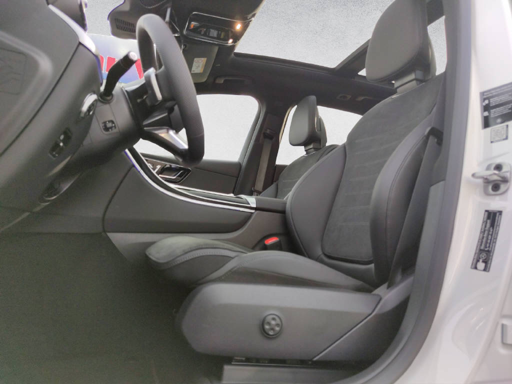 MERCEDES-BENZ GLC 220 d AMG Line 4Matic-image-9