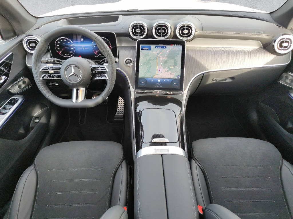 MERCEDES-BENZ GLC 220 d AMG Line 4Matic-image-13