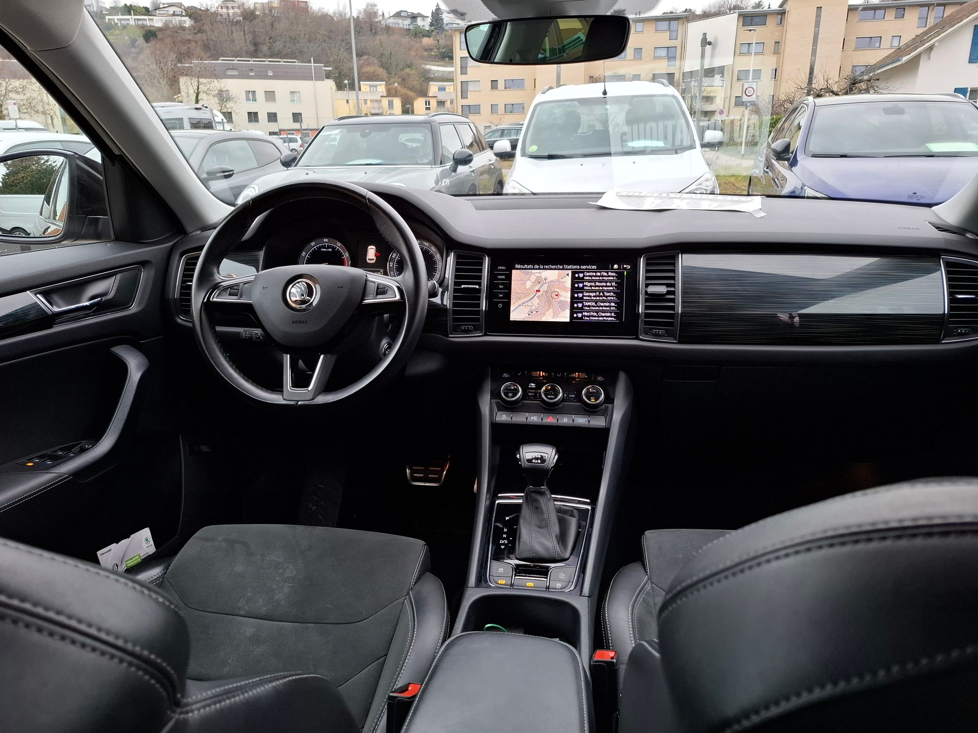 SKODA Kodiaq 2.0 TSI 4x4 Sport Line-image-9