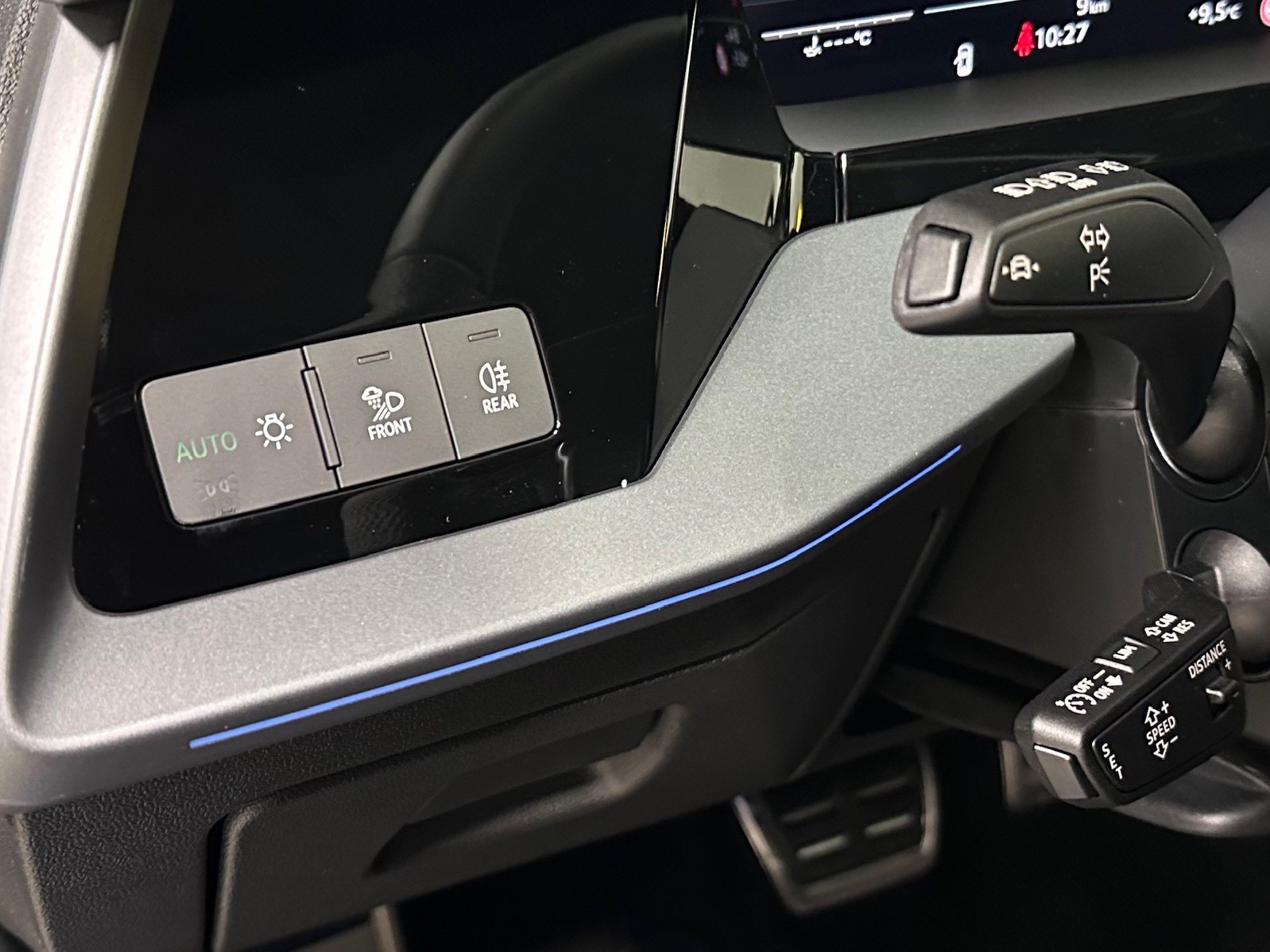 AUDI S3 Sportback TFSI quattro S-tronic-image-11