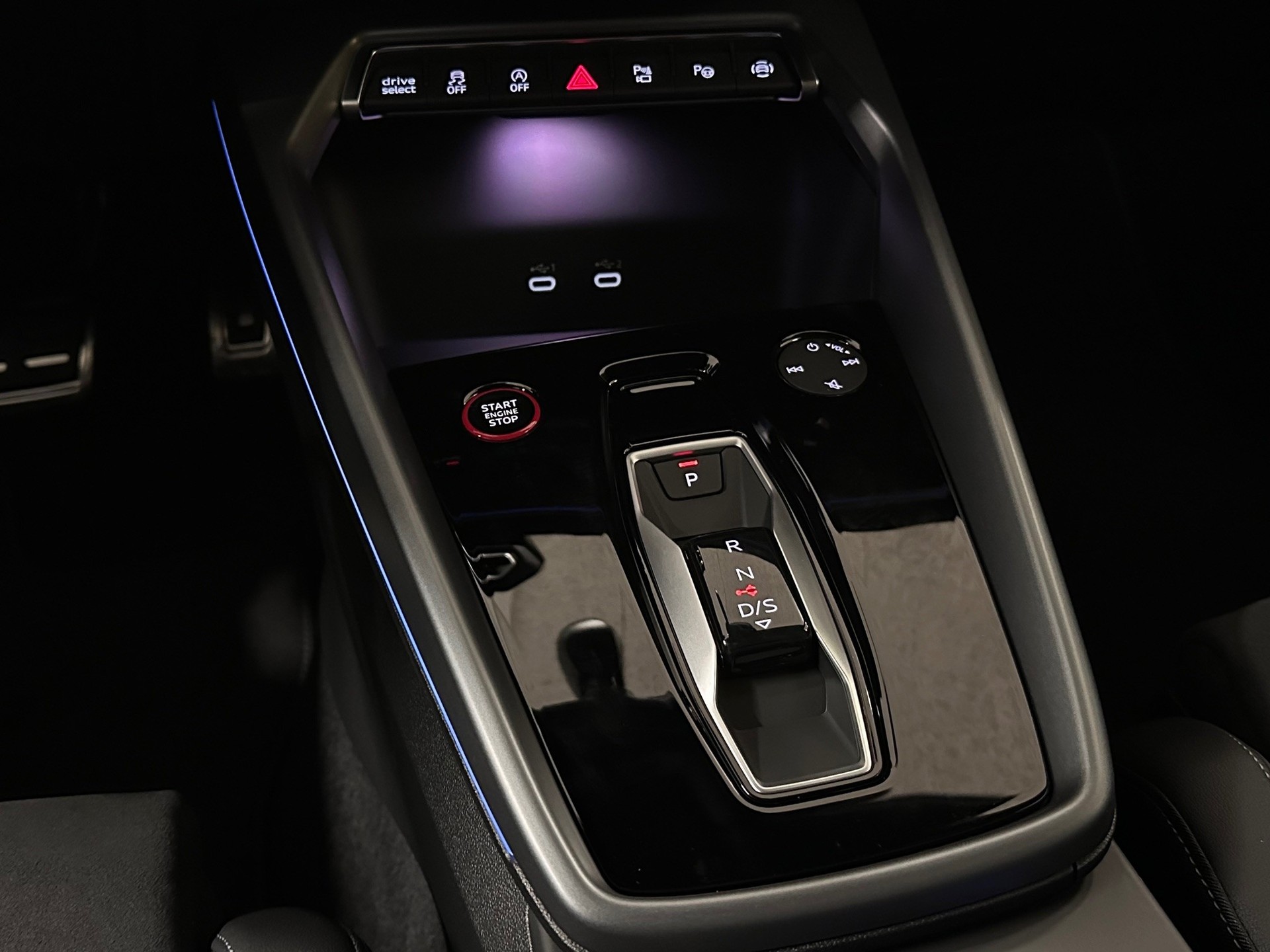 AUDI S3 Sportback TFSI quattro S-tronic-image-7