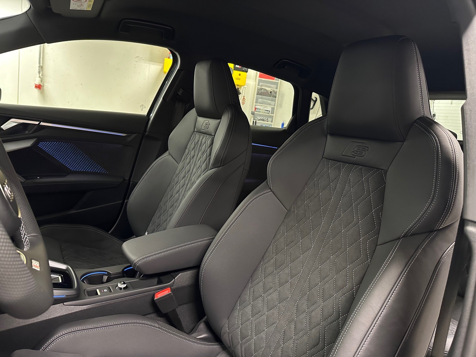 AUDI S3 Sportback TFSI quattro S-tronic-image-9
