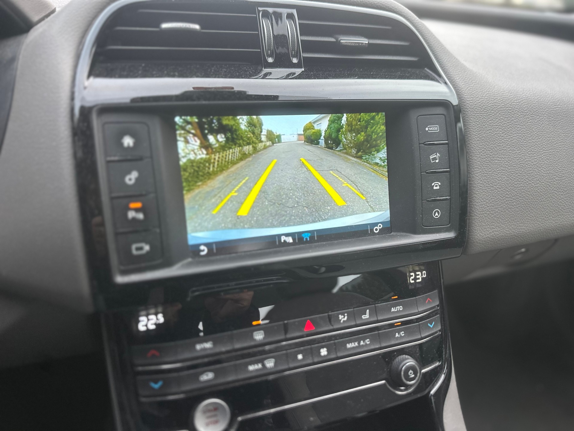 JAGUAR XE 20d Pure Automat-image-9