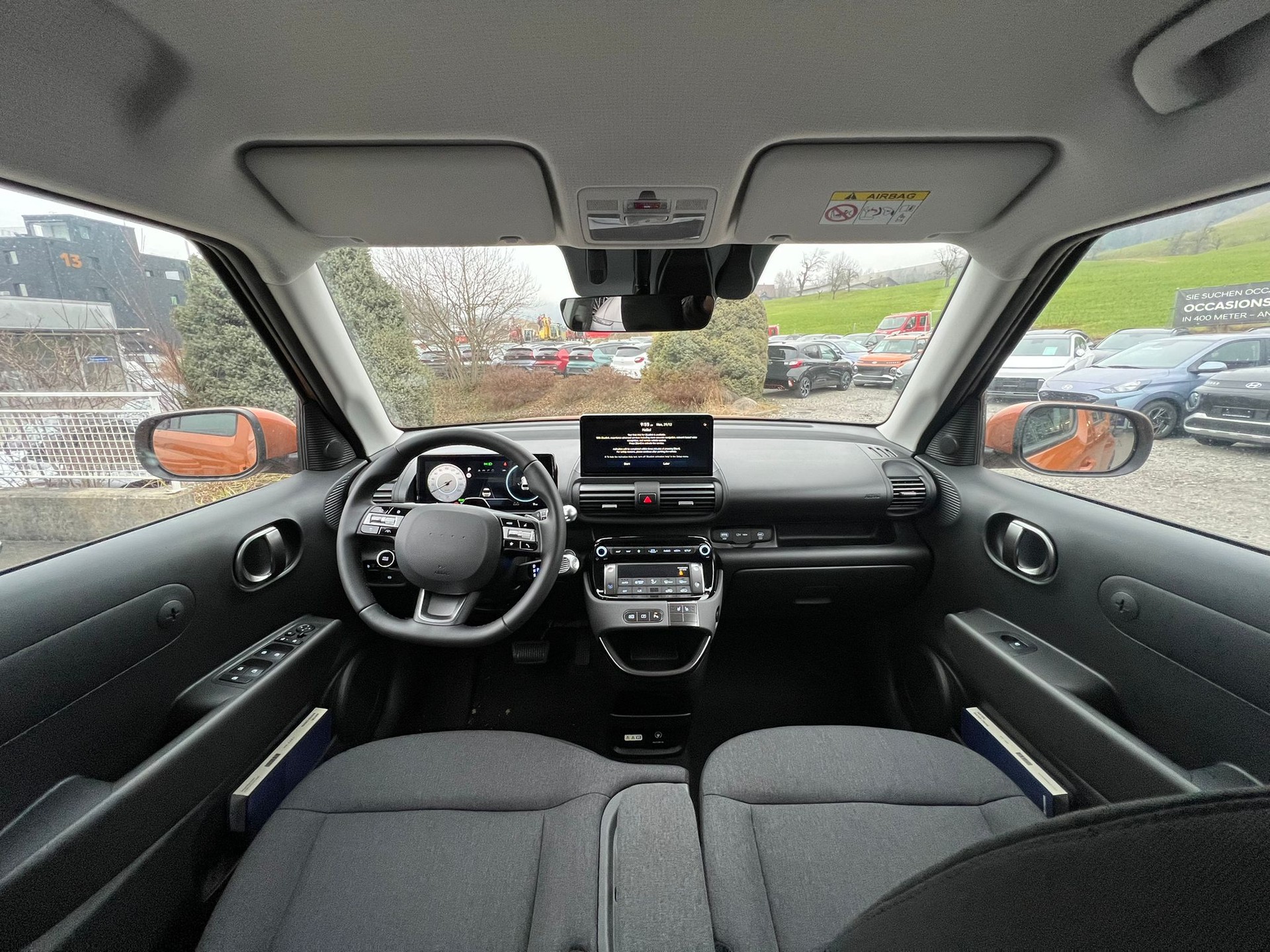HYUNDAI Inster 49kWh Amplia-image-11