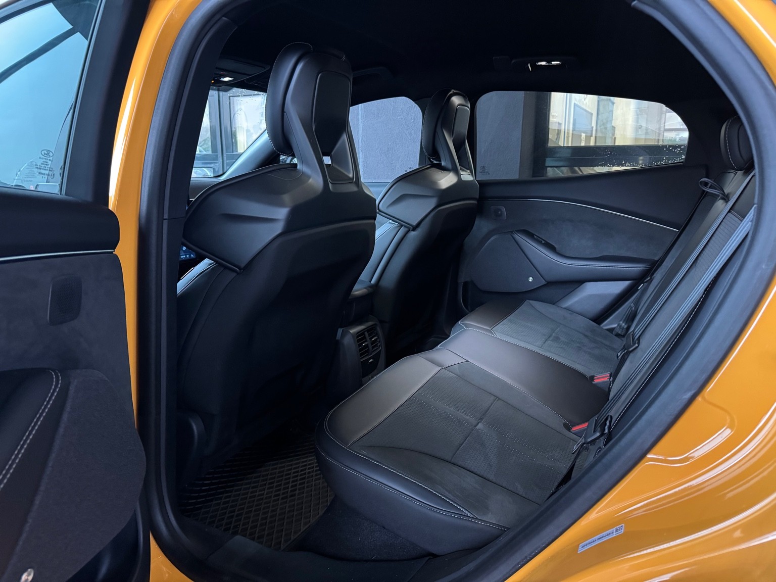 FORD Mustang MACH-E GT AWD 91 kWh-image-8