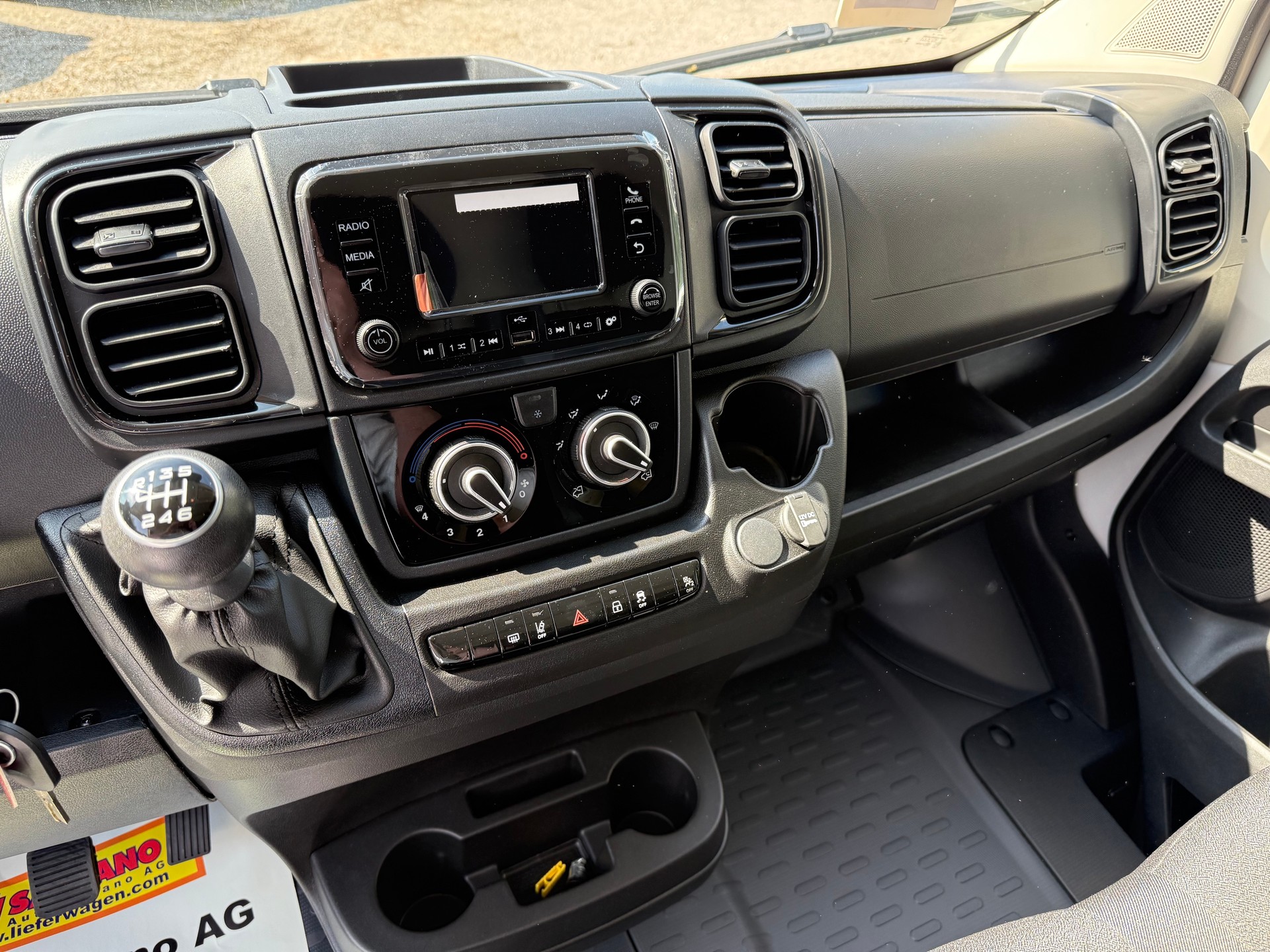 CITROEN Jumper 35+ 2.2 BlueHDI 140 PS L3H3 Neues Modell-image-11