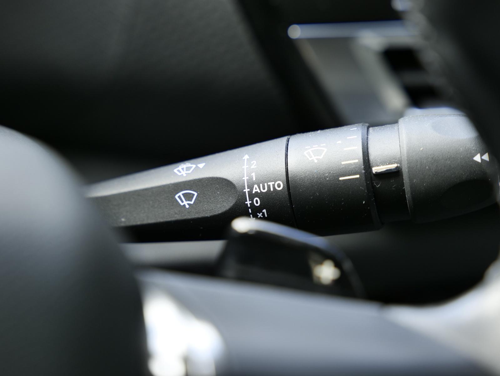CITROEN C4 1.2 130 EAT8 Shine-image-21