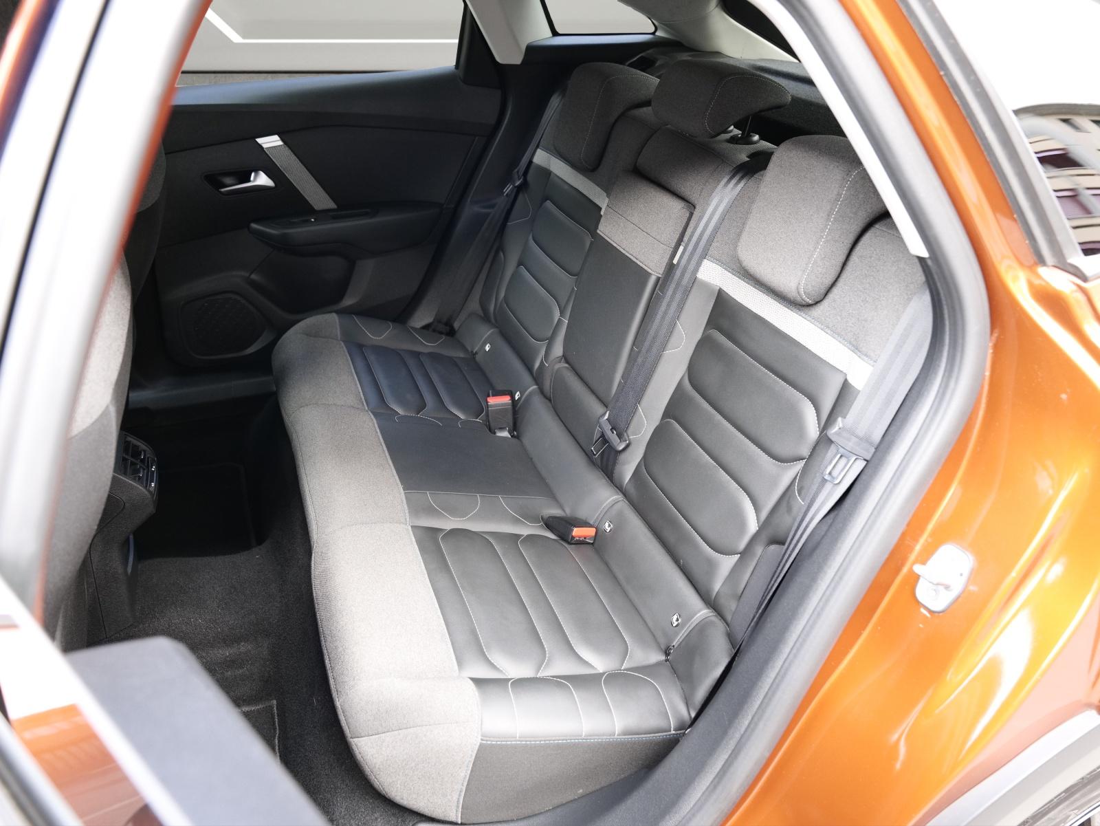 CITROEN C4 1.2 130 EAT8 Shine-image-9