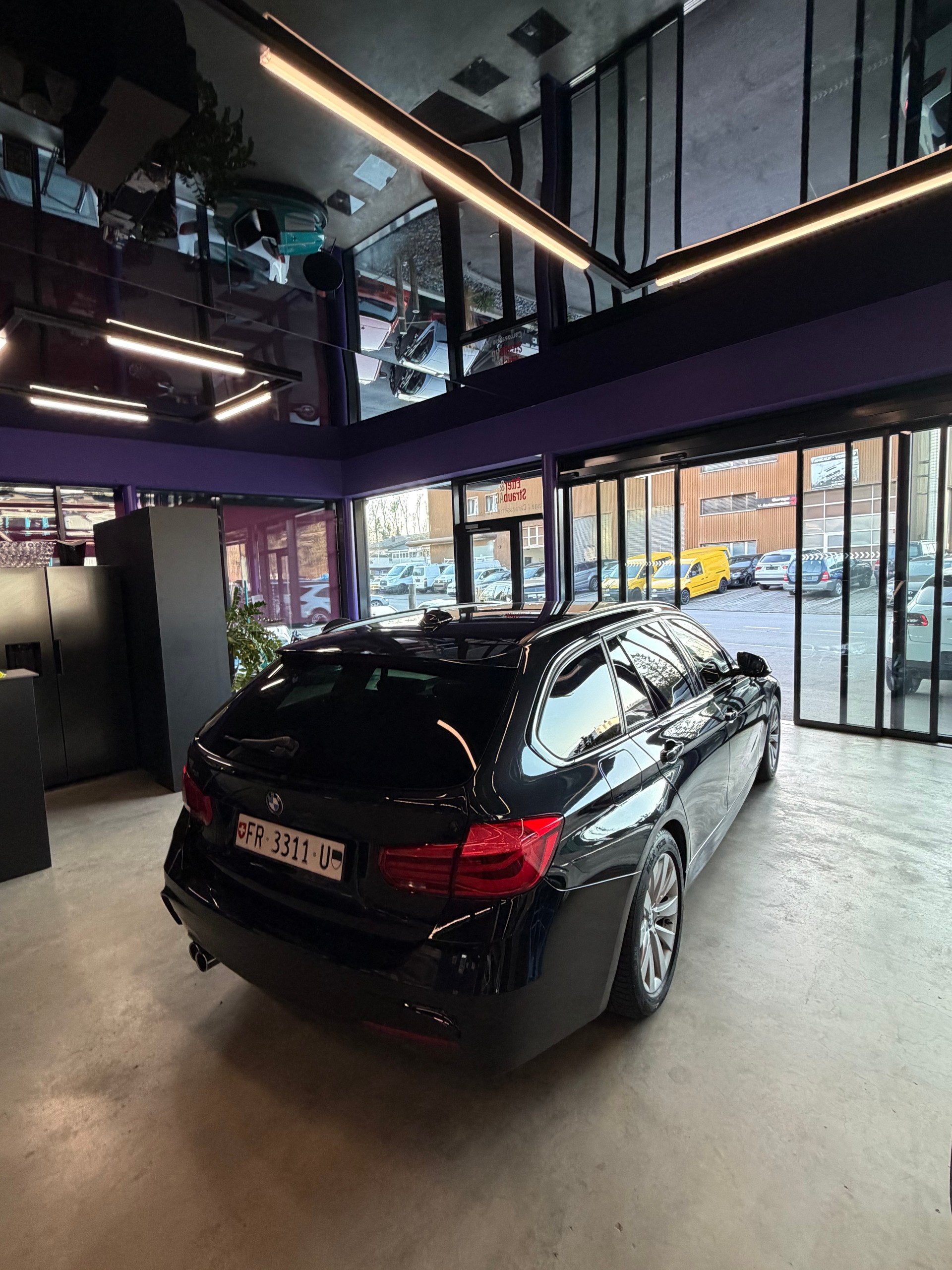 BMW 330d xDrive Touring M Sport Line Steptronic-image-9