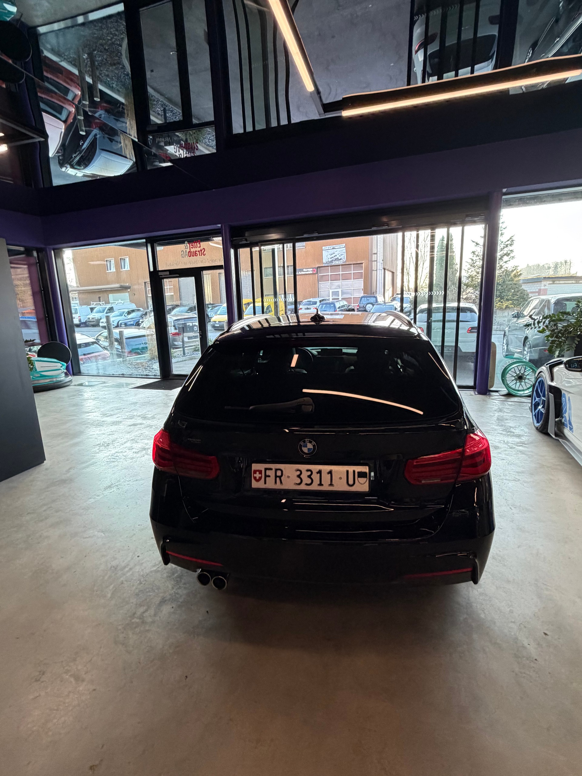 BMW 330d xDrive Touring M Sport Line Steptronic-image-6