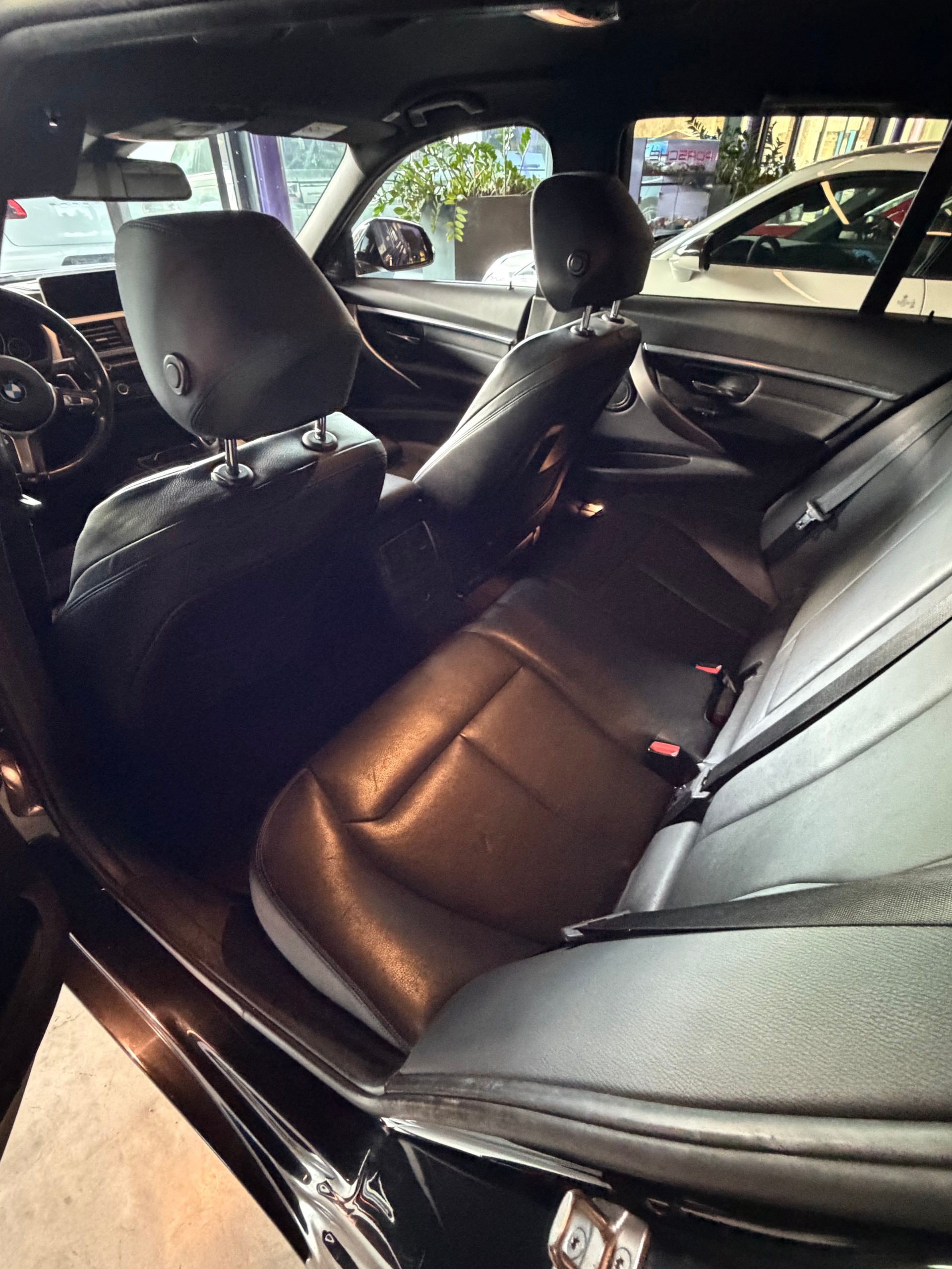 BMW 330d xDrive Touring M Sport Line Steptronic-image-12