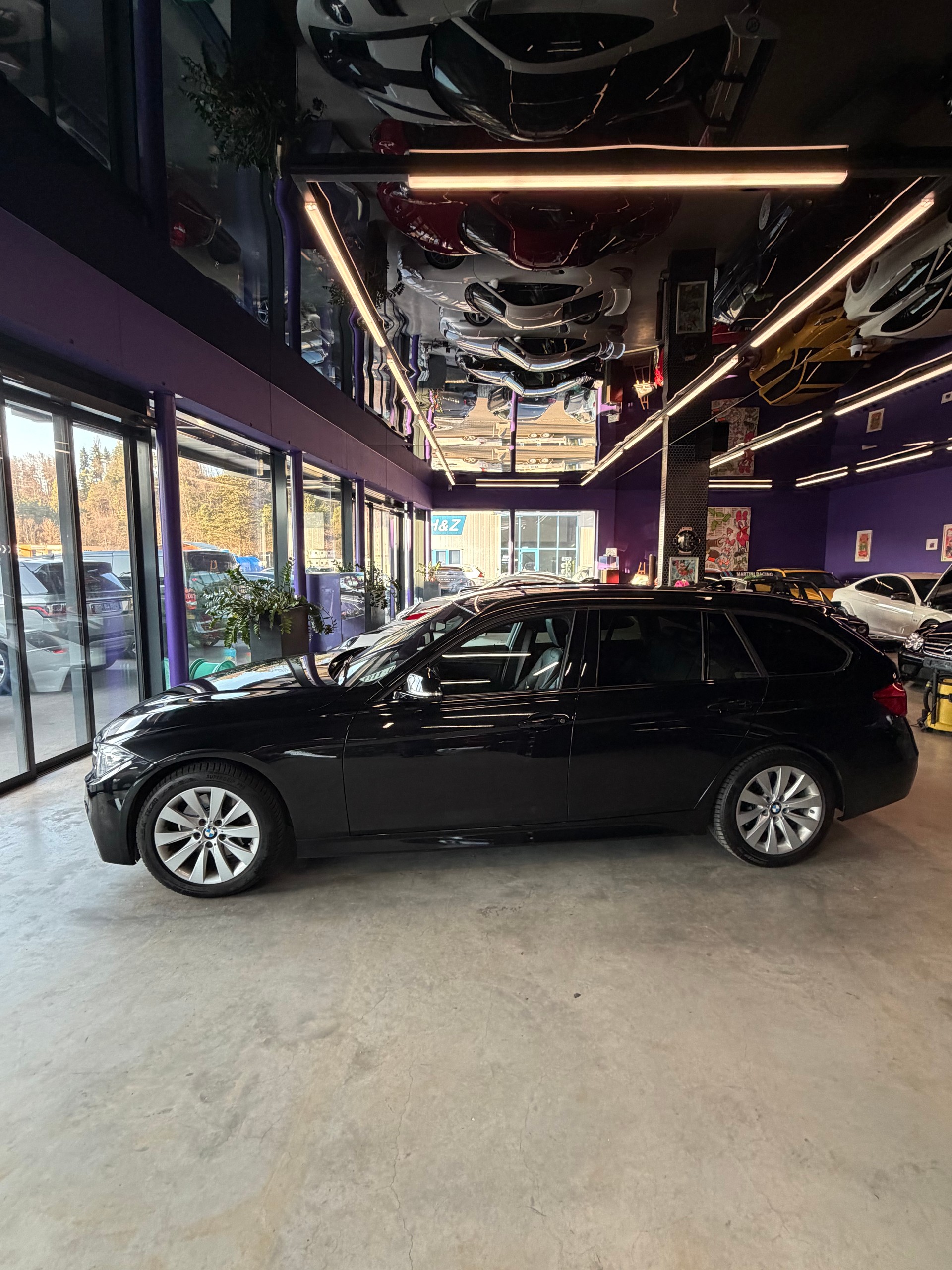 BMW 330d xDrive Touring M Sport Line Steptronic-showroom-element-1
