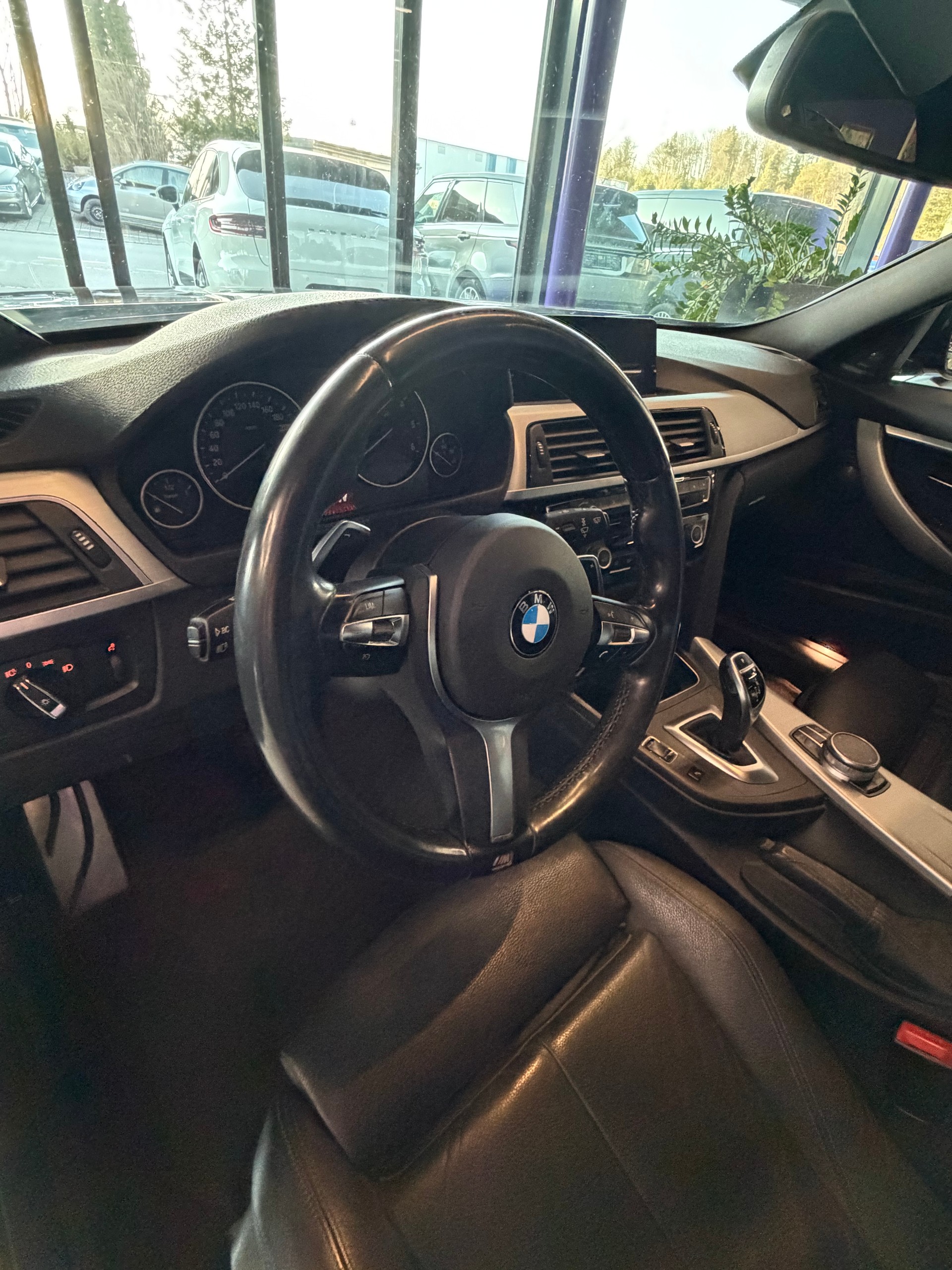 BMW 330d xDrive Touring M Sport Line Steptronic-image-4